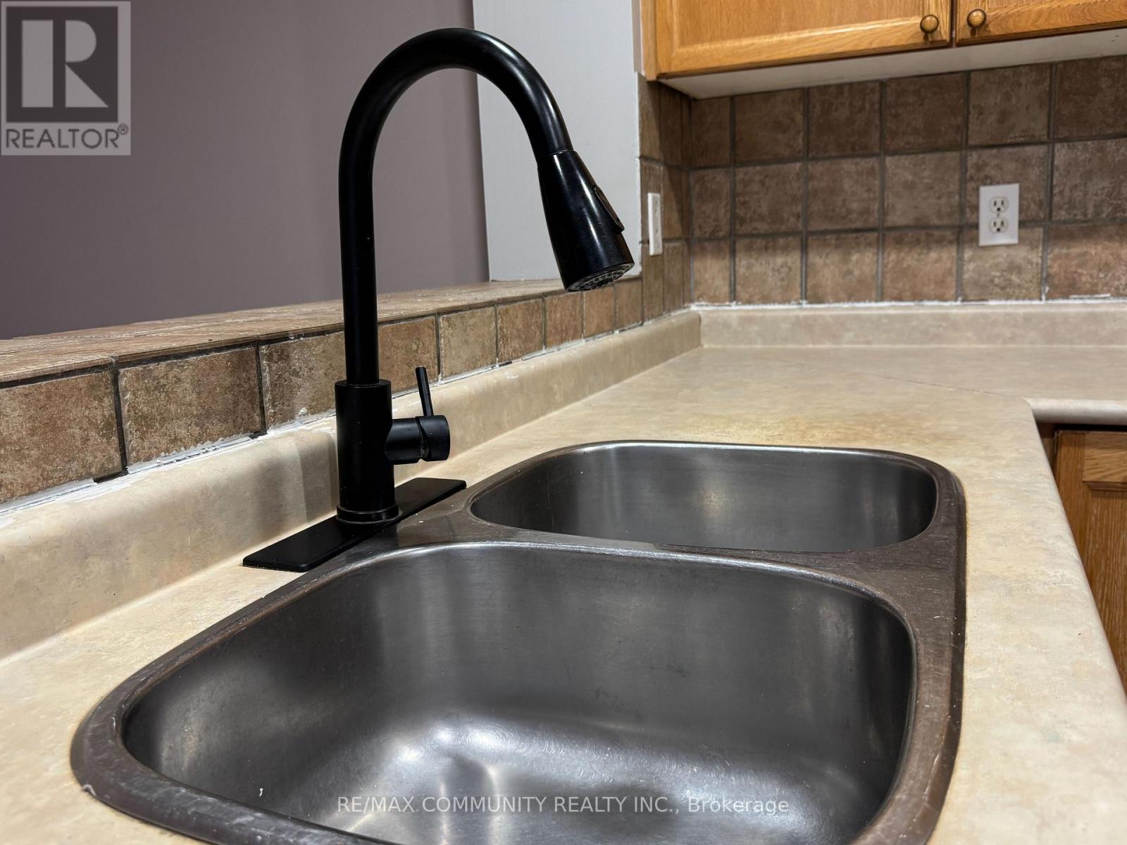 Main - 36 Foothill Street, Whitby, Ontario  L1R 2V6 - Photo 17 - E12790520