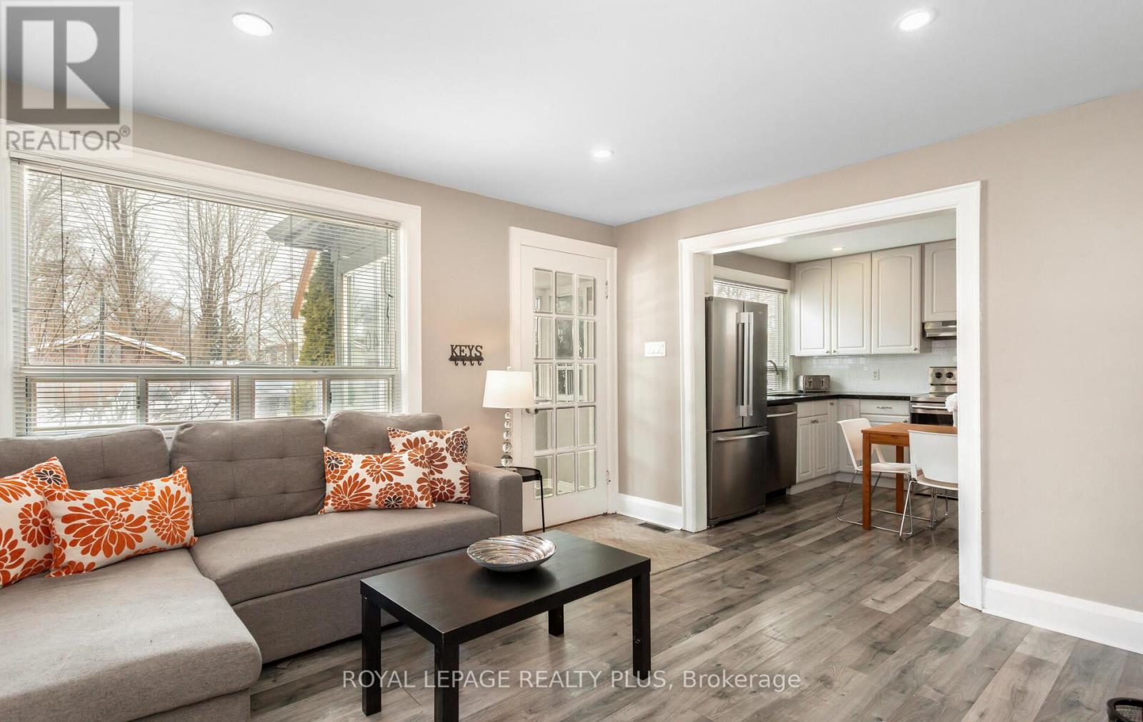 9 Ewing Street, Halton Hills, Ontario  L7G 2P6 - Photo 8 - W12785078