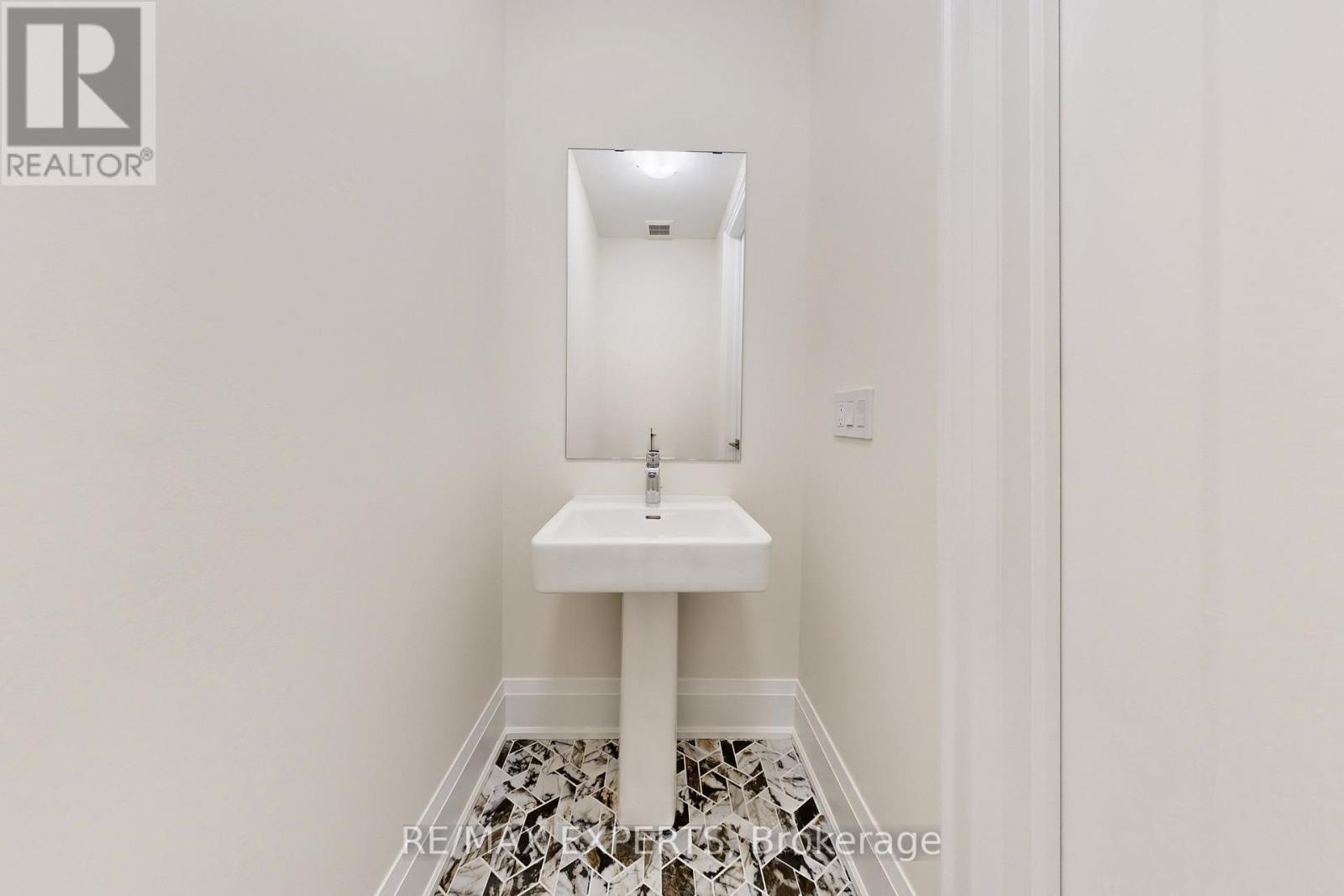 50 Schmeltzer Crescent, Richmond Hill, Ontario  L4E 1K9 - Photo 15 - N12790632