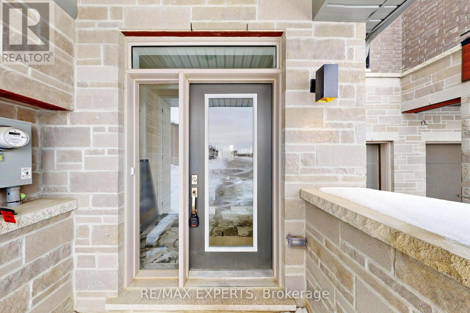 50 Schmeltzer Crescent, Richmond Hill, Ontario  L4E 1K9 - Photo 3 - N12790632