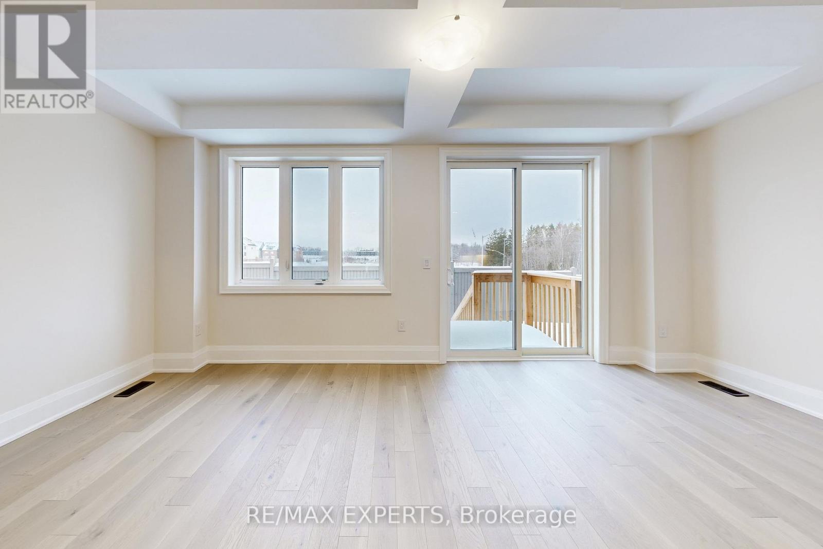 50 Schmeltzer Crescent, Richmond Hill, Ontario  L4E 1K9 - Photo 4 - N12790632