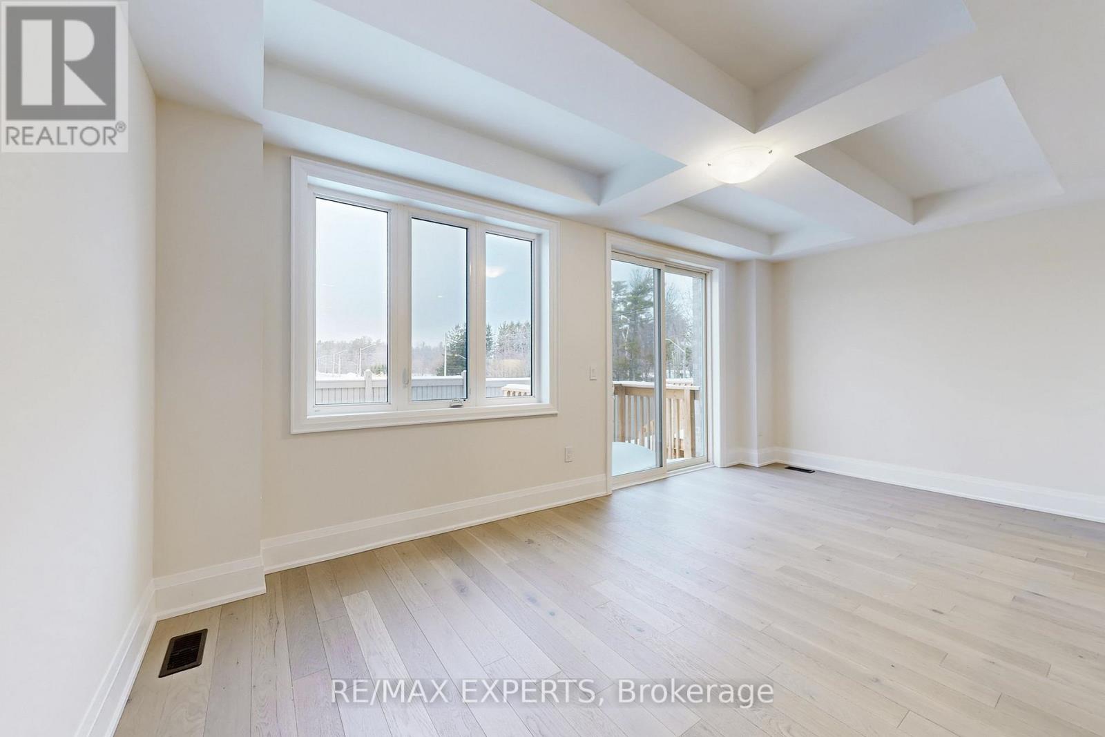 50 Schmeltzer Crescent, Richmond Hill, Ontario  L4E 1K9 - Photo 5 - N12790632