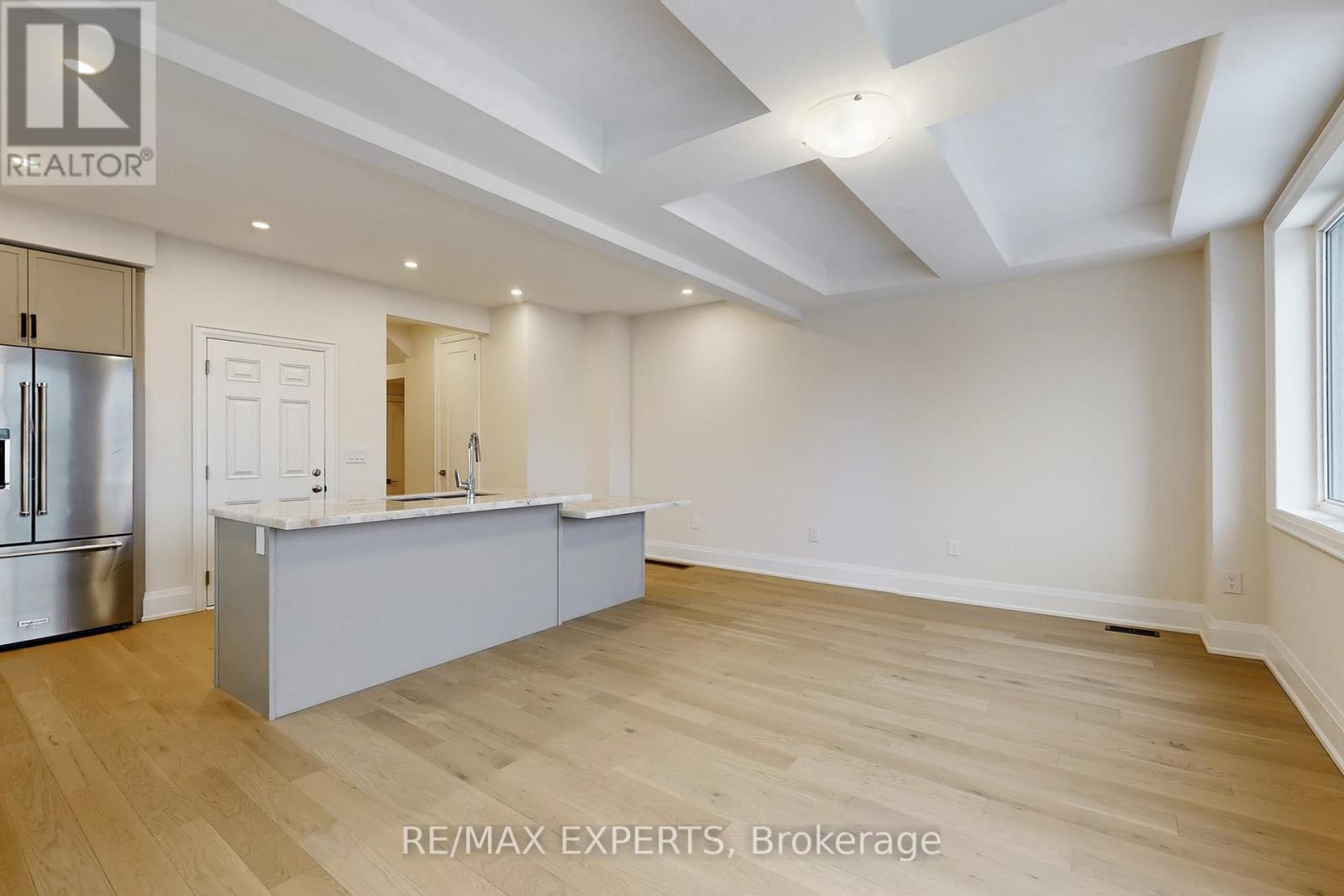 50 Schmeltzer Crescent, Richmond Hill, Ontario  L4E 1K9 - Photo 9 - N12790632