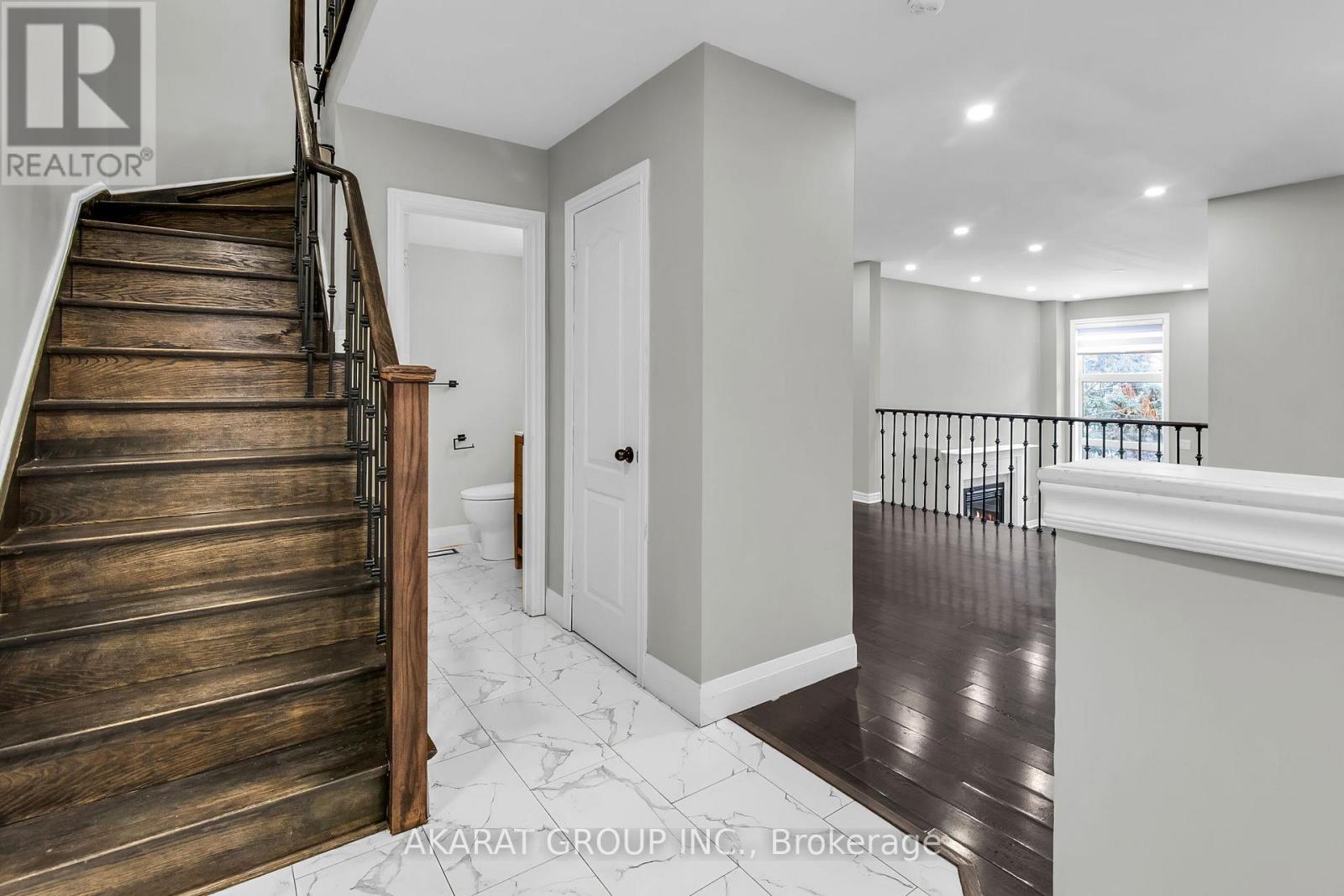 2365 Bankside Drive, Mississauga, Ontario  L5M 6E3 - Photo 16 - W12790612