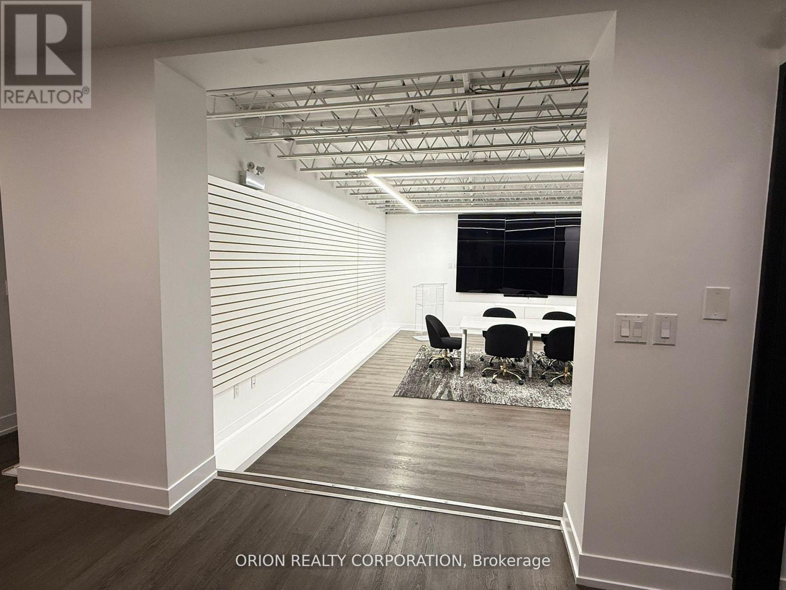 L3 - 1149 Lakeshore Road E, Mississauga, Ontario  L5E 1E8 - Photo 3 - W12790636