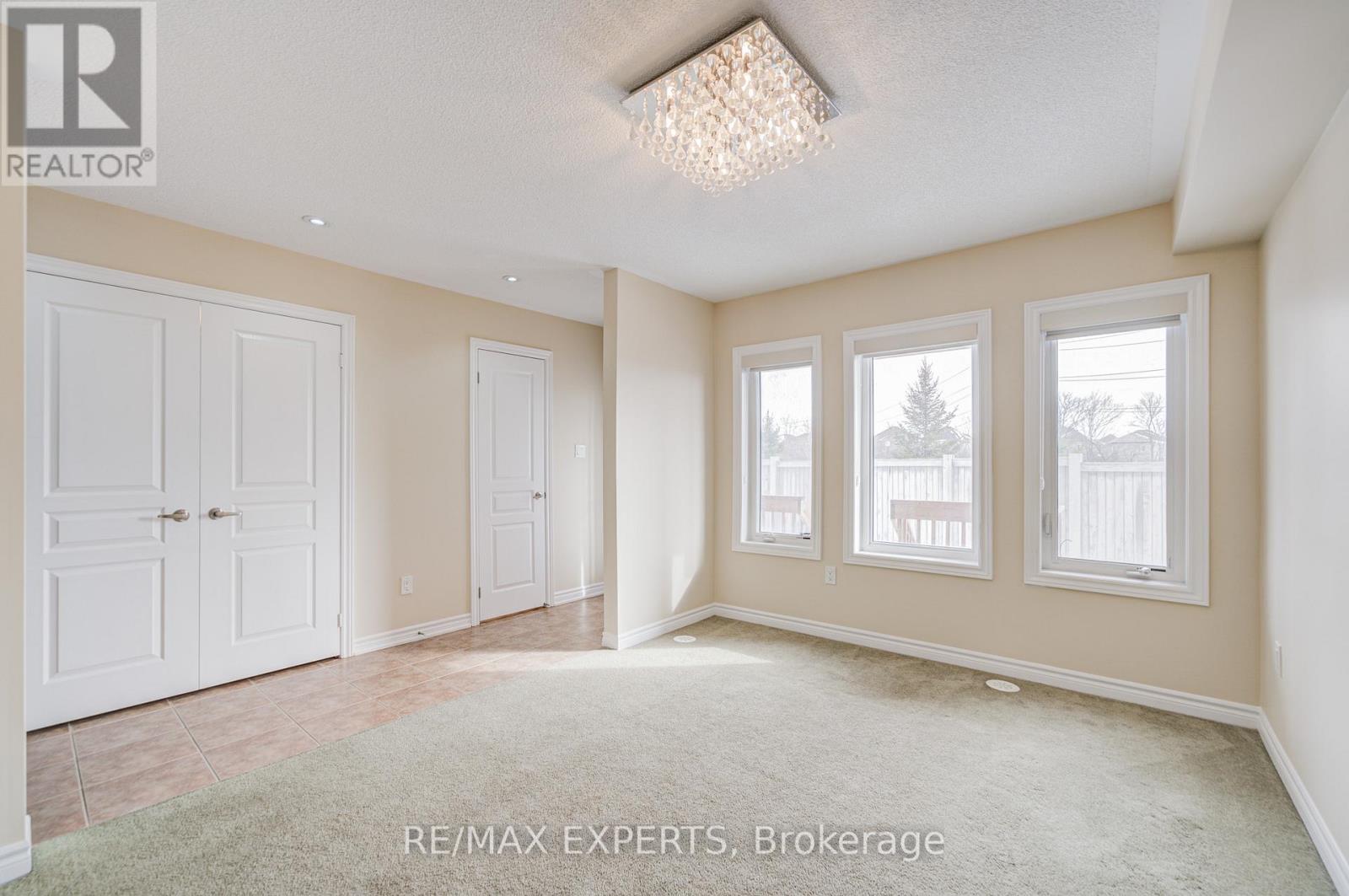 72 Aspen Hills Road, Brampton, Ontario  L6Y 0H7 - Photo 11 - W12790638