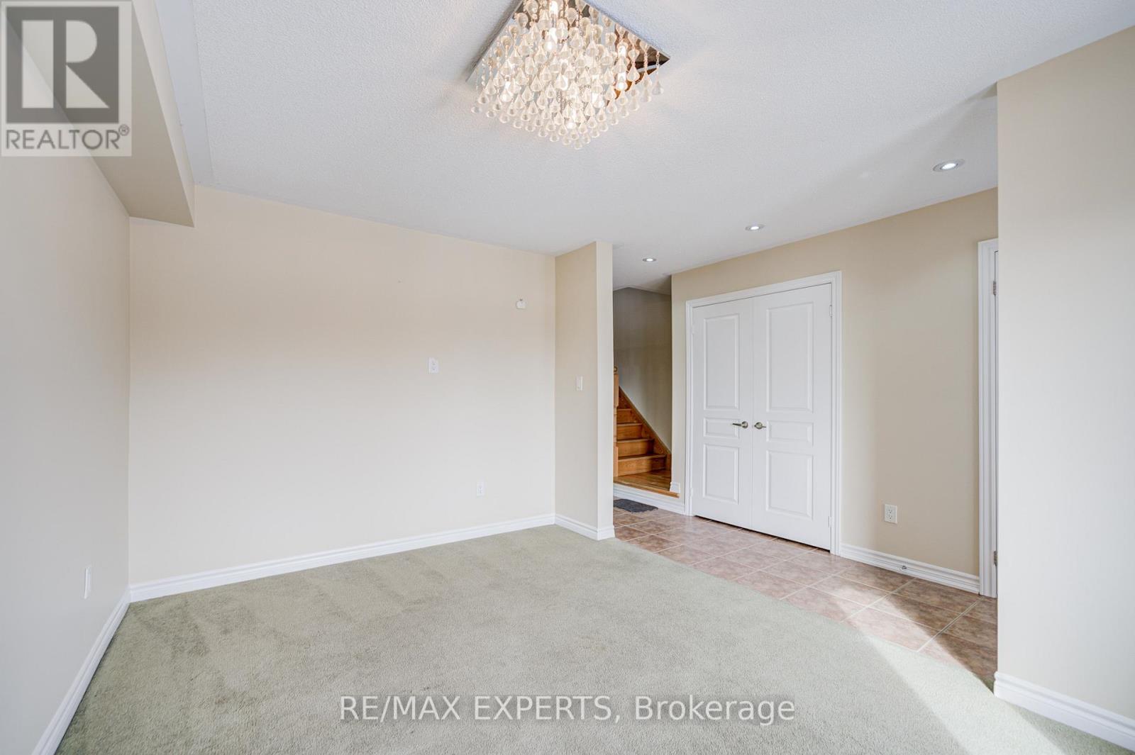 72 Aspen Hills Road, Brampton, Ontario  L6Y 0H7 - Photo 12 - W12790638