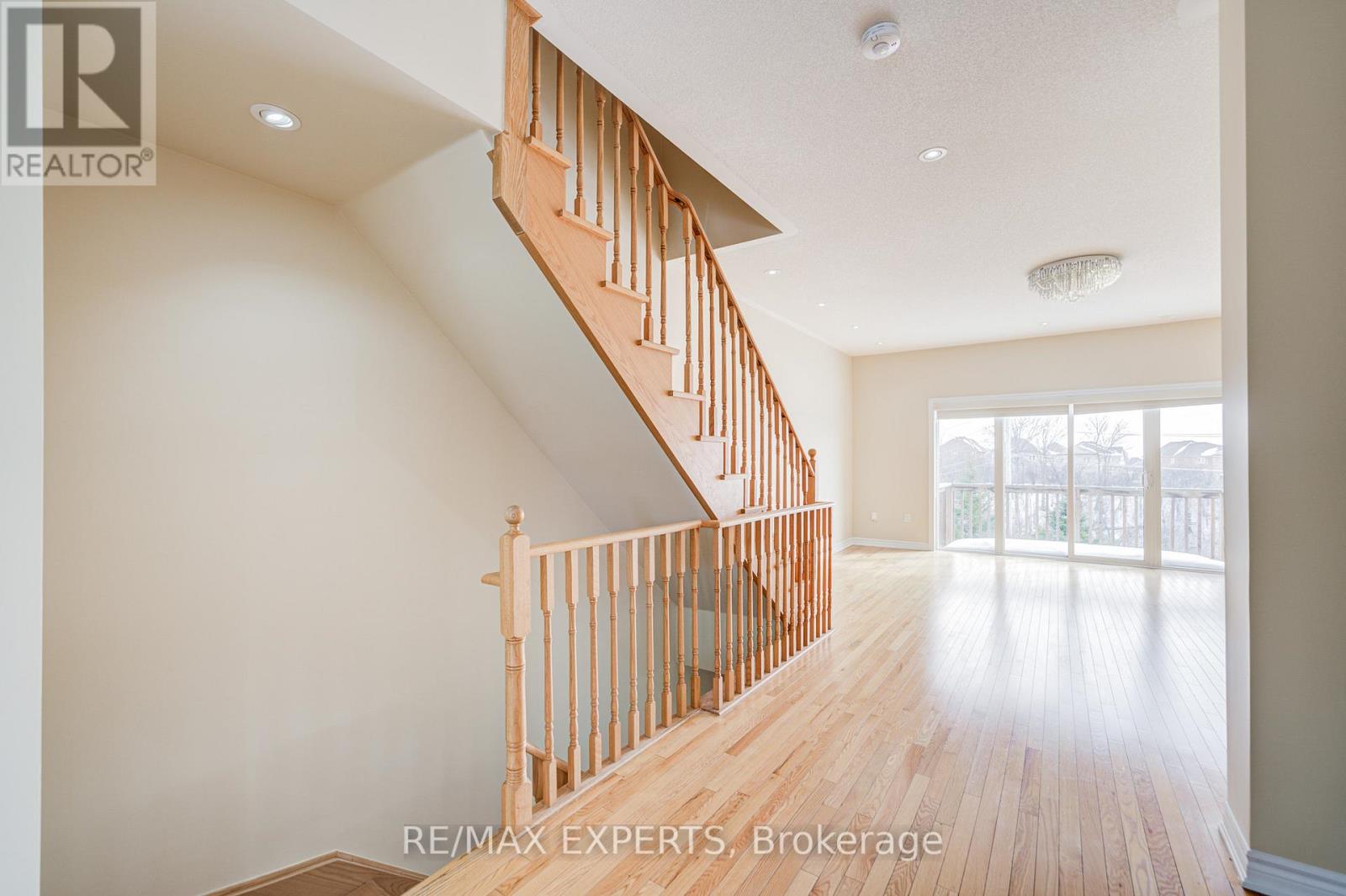 72 Aspen Hills Road, Brampton, Ontario  L6Y 0H7 - Photo 13 - W12790638