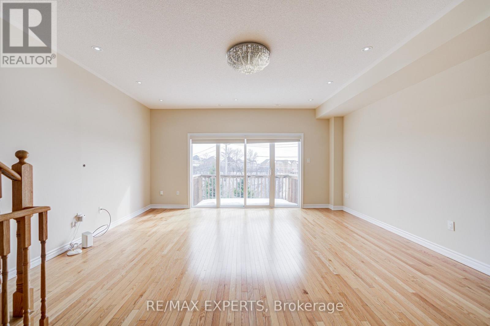 72 Aspen Hills Road, Brampton, Ontario  L6Y 0H7 - Photo 16 - W12790638