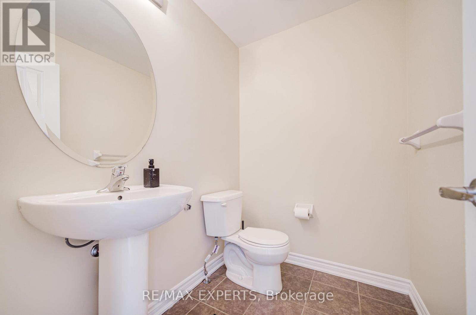 72 Aspen Hills Road, Brampton, Ontario  L6Y 0H7 - Photo 19 - W12790638
