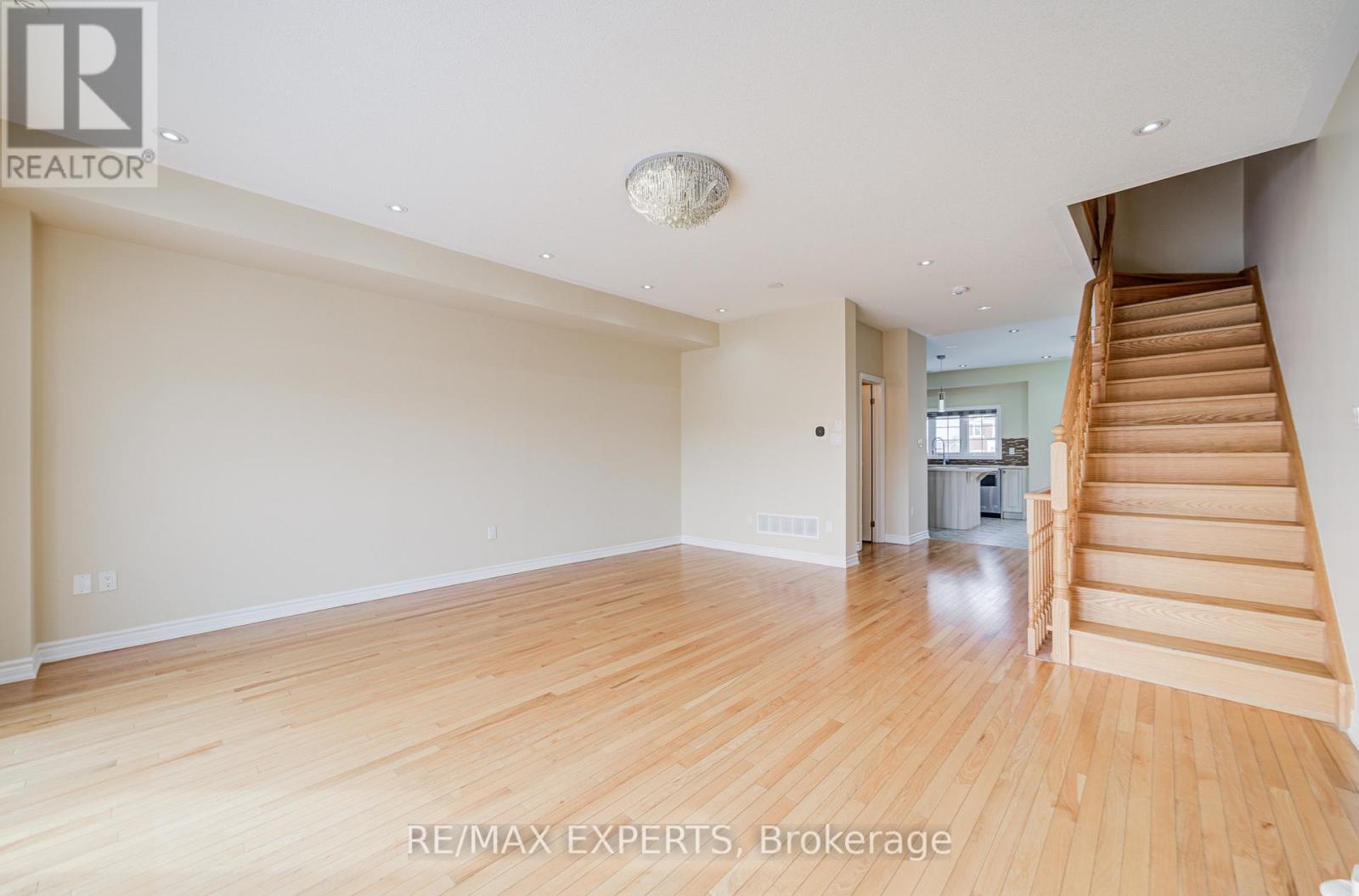 72 Aspen Hills Road, Brampton, Ontario  L6Y 0H7 - Photo 20 - W12790638