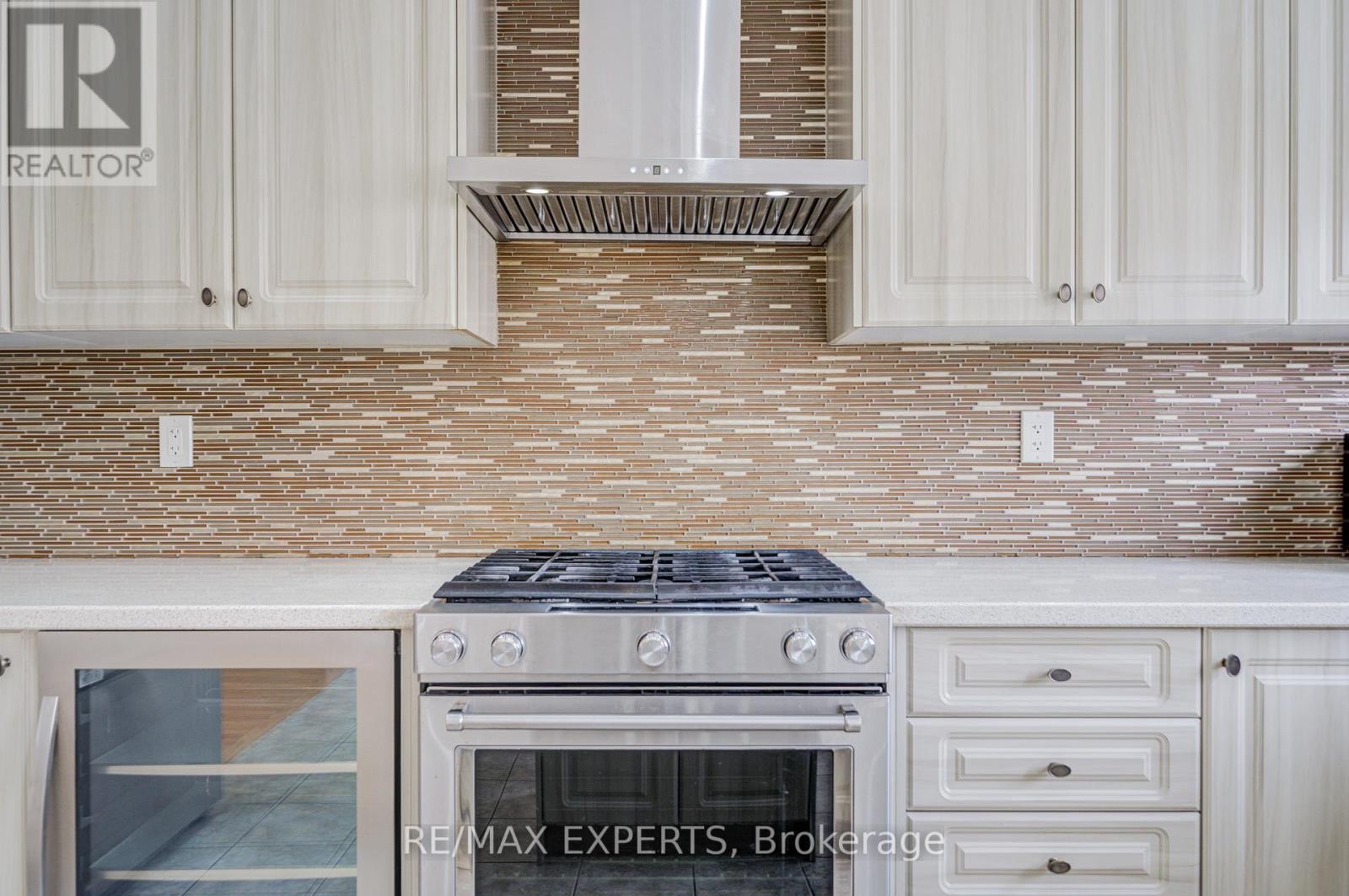 72 Aspen Hills Road, Brampton, Ontario  L6Y 0H7 - Photo 27 - W12790638