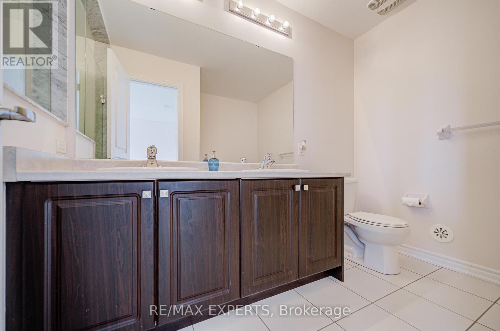 72 Aspen Hills Road, Brampton, Ontario  L6Y 0H7 - Photo 36 - W12790638