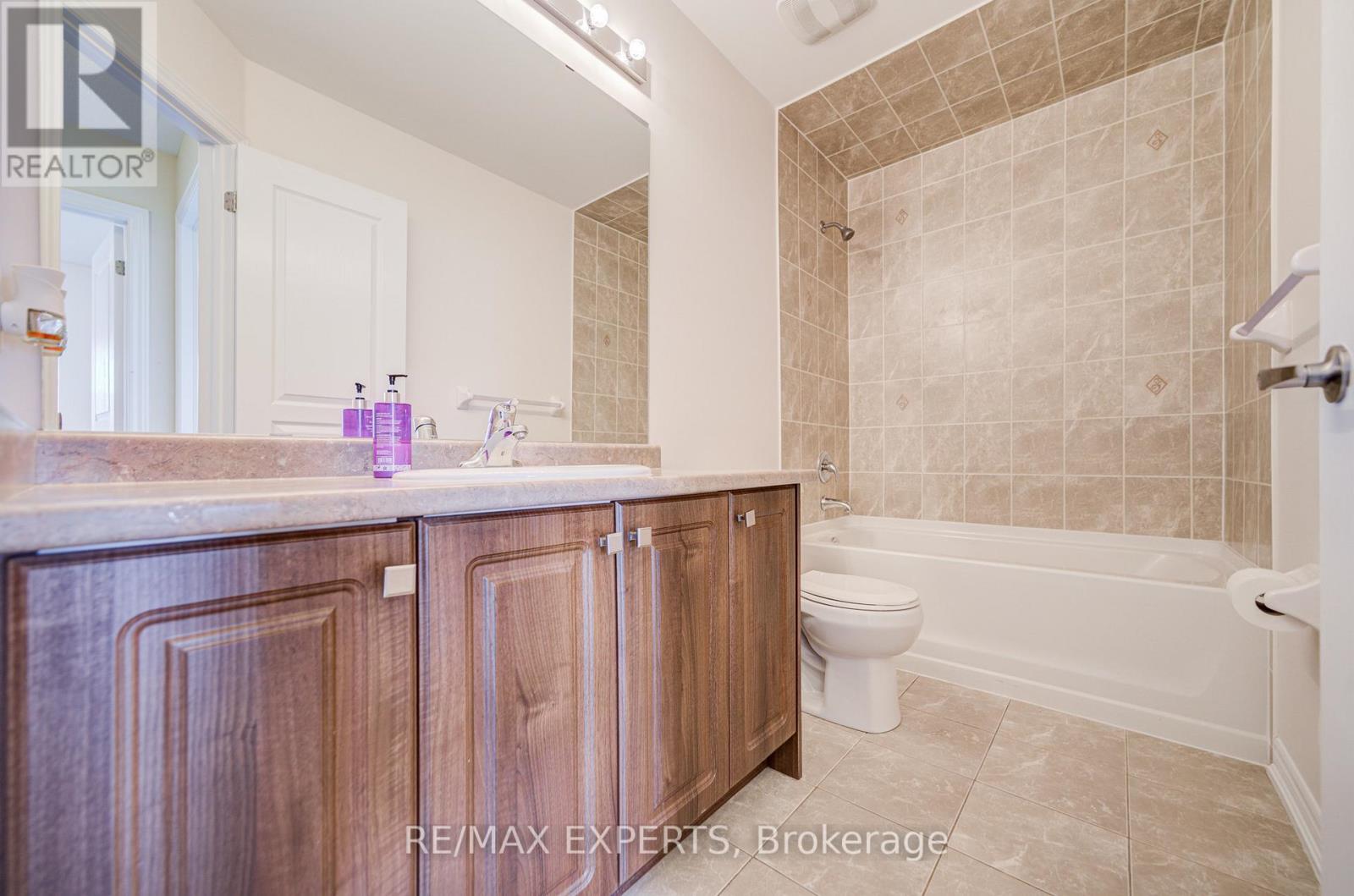 72 Aspen Hills Road, Brampton, Ontario  L6Y 0H7 - Photo 45 - W12790638