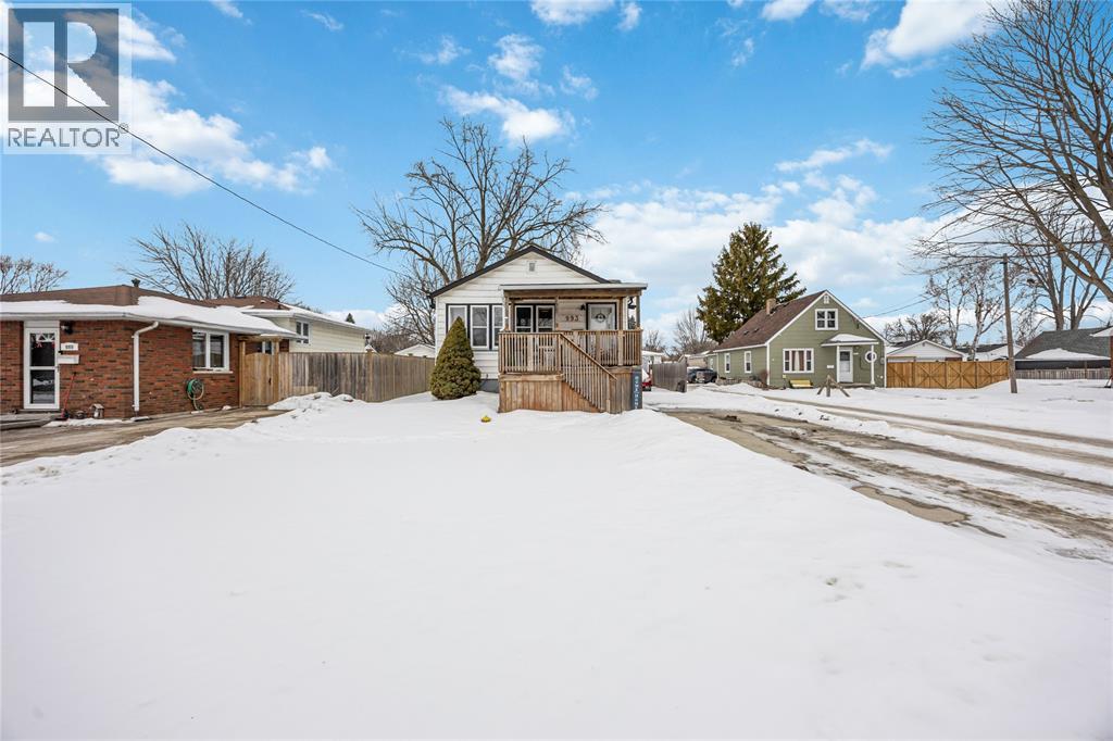 993 Murphy Road, Sarnia, Ontario  N7S 2Y3 - Photo 3 - 26003258