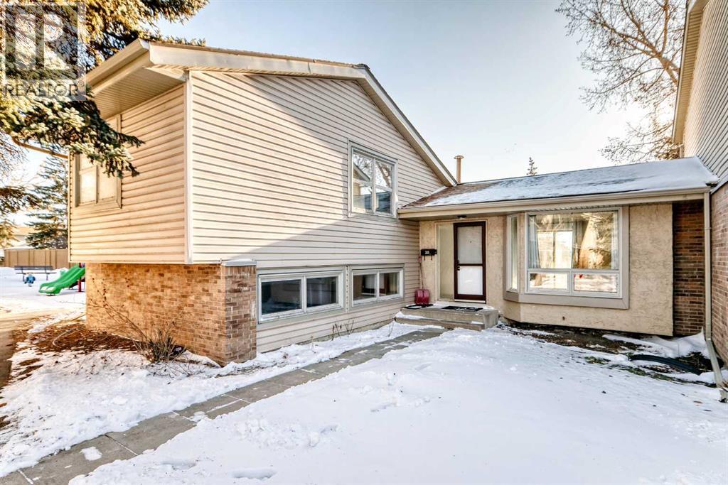 20, 123 Queensland Drive SE, Calgary, Alberta
