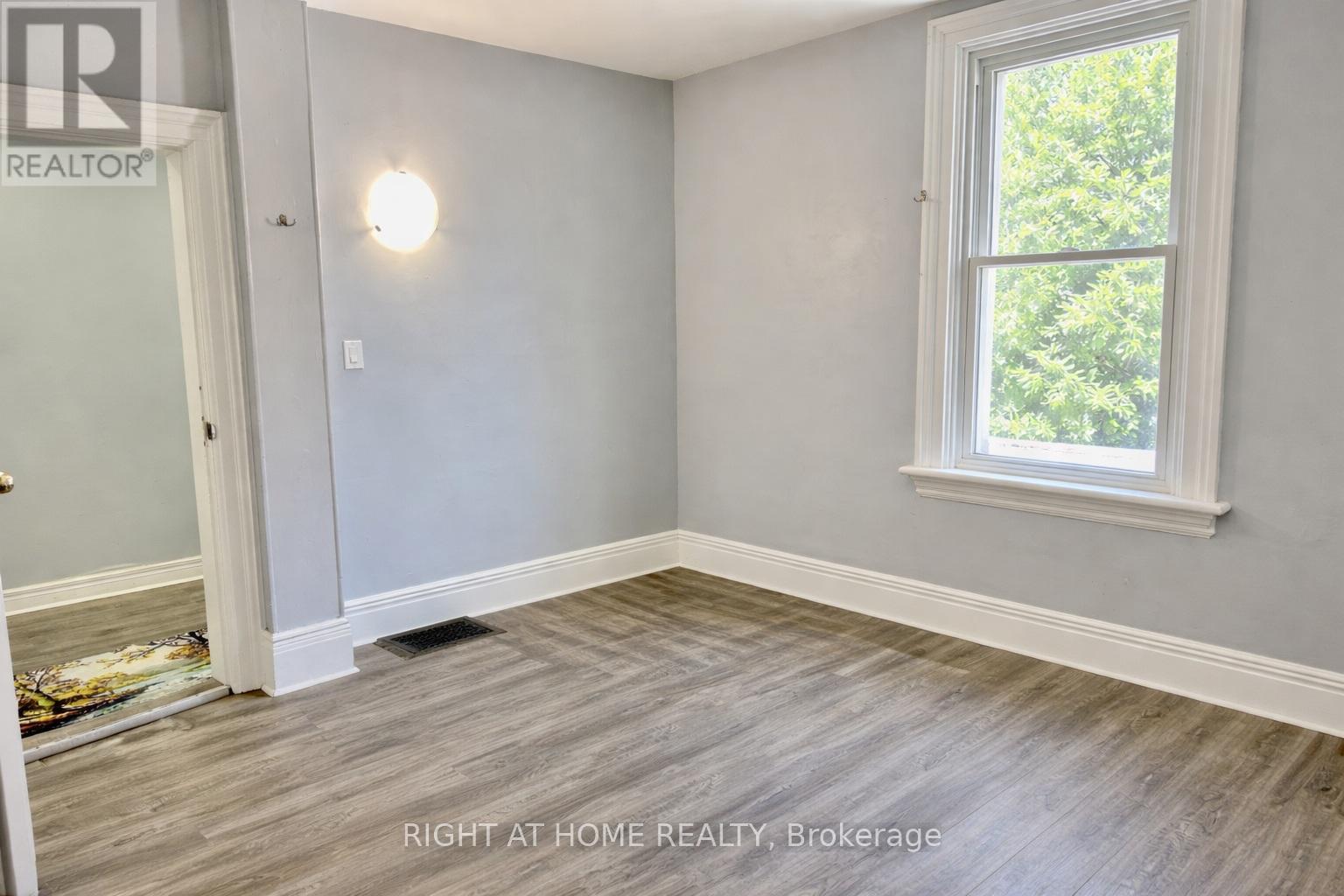 44 Albion Street, Brantford, Ontario  N3T 3M3 - Photo 11 - X12790620