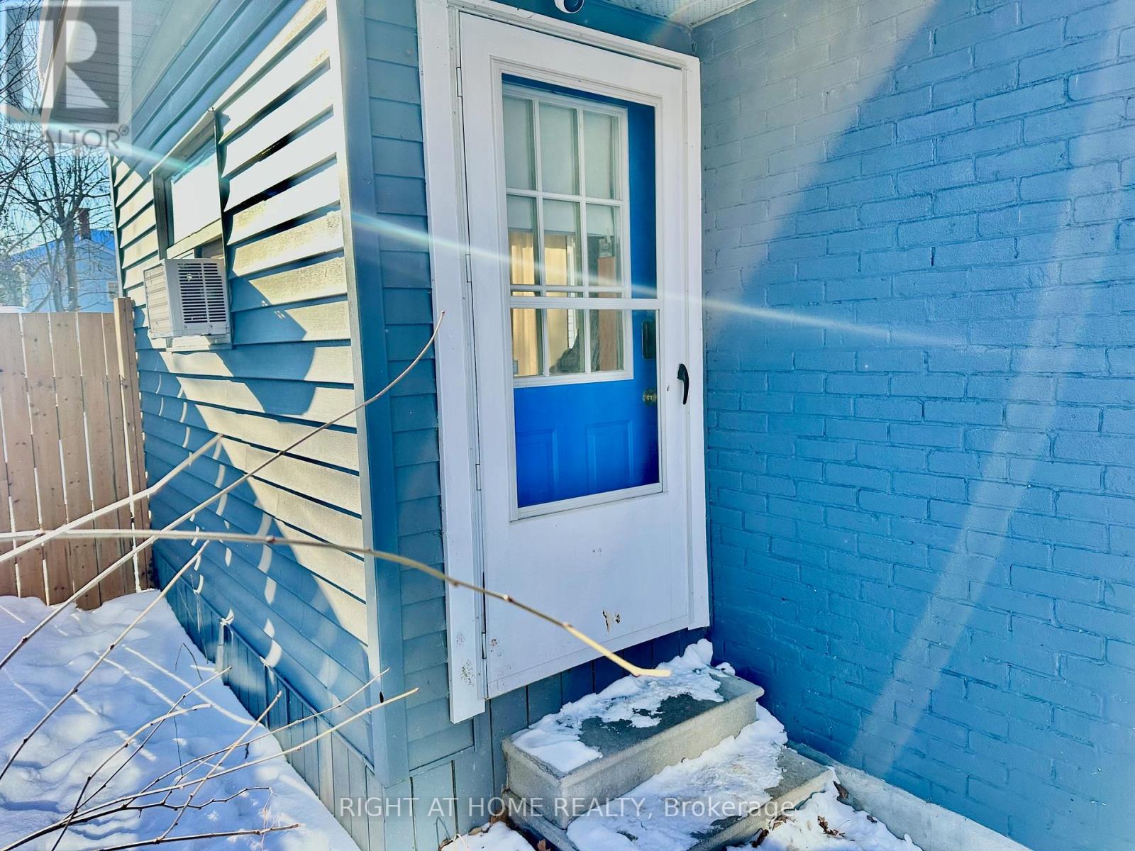 44 Albion Street, Brantford, Ontario  N3T 3M3 - Photo 5 - X12790620