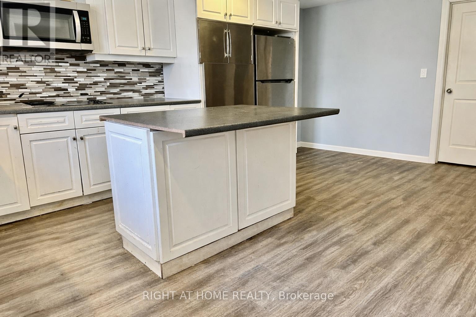 44 Albion Street, Brantford, Ontario  N3T 3M3 - Photo 9 - X12790620