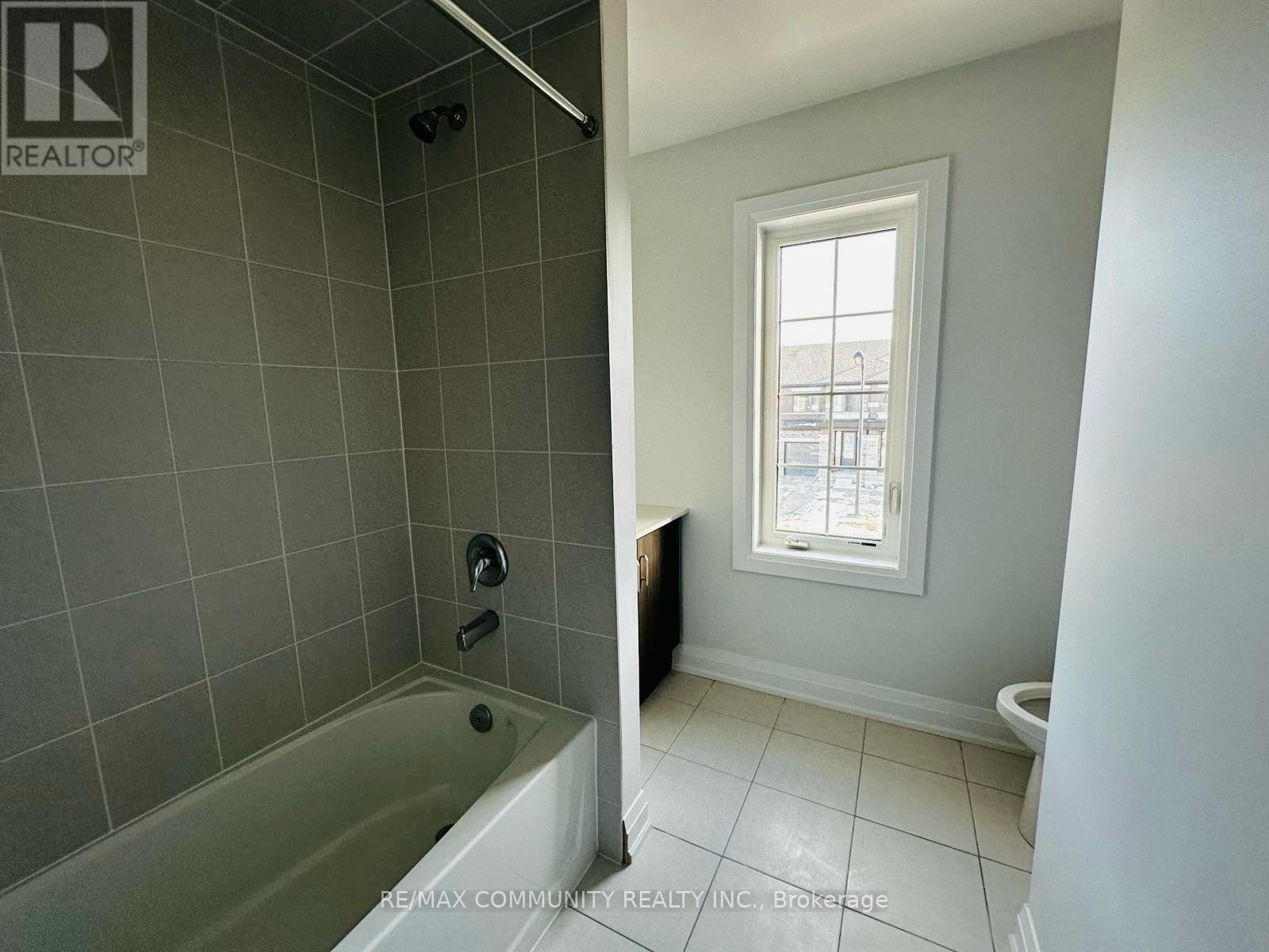 21 Corley Street, Kawartha Lakes, Ontario  K9V 0R2 - Photo 2 - X12790628