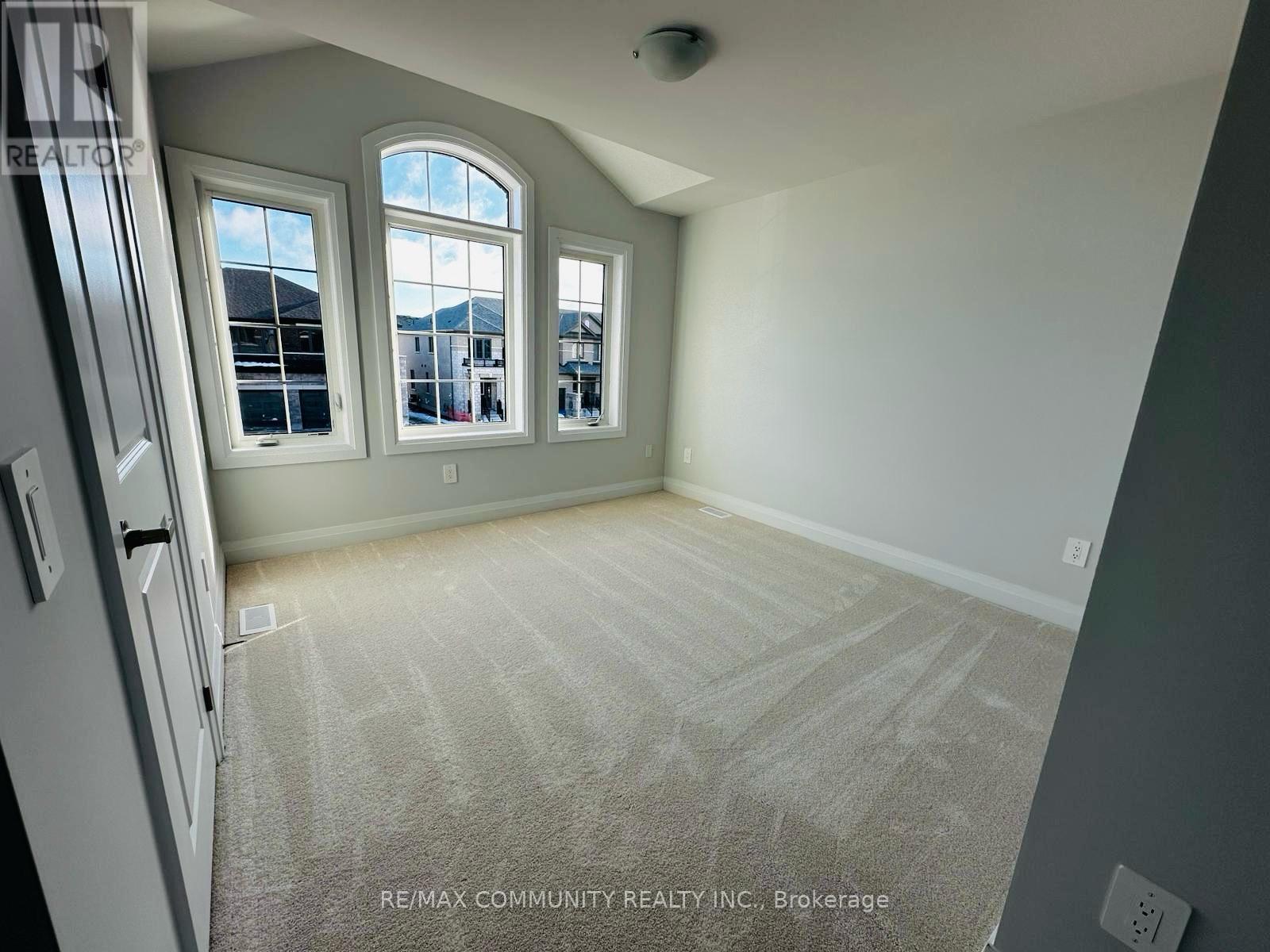 21 Corley Street, Kawartha Lakes, Ontario  K9V 0R2 - Photo 4 - X12790628