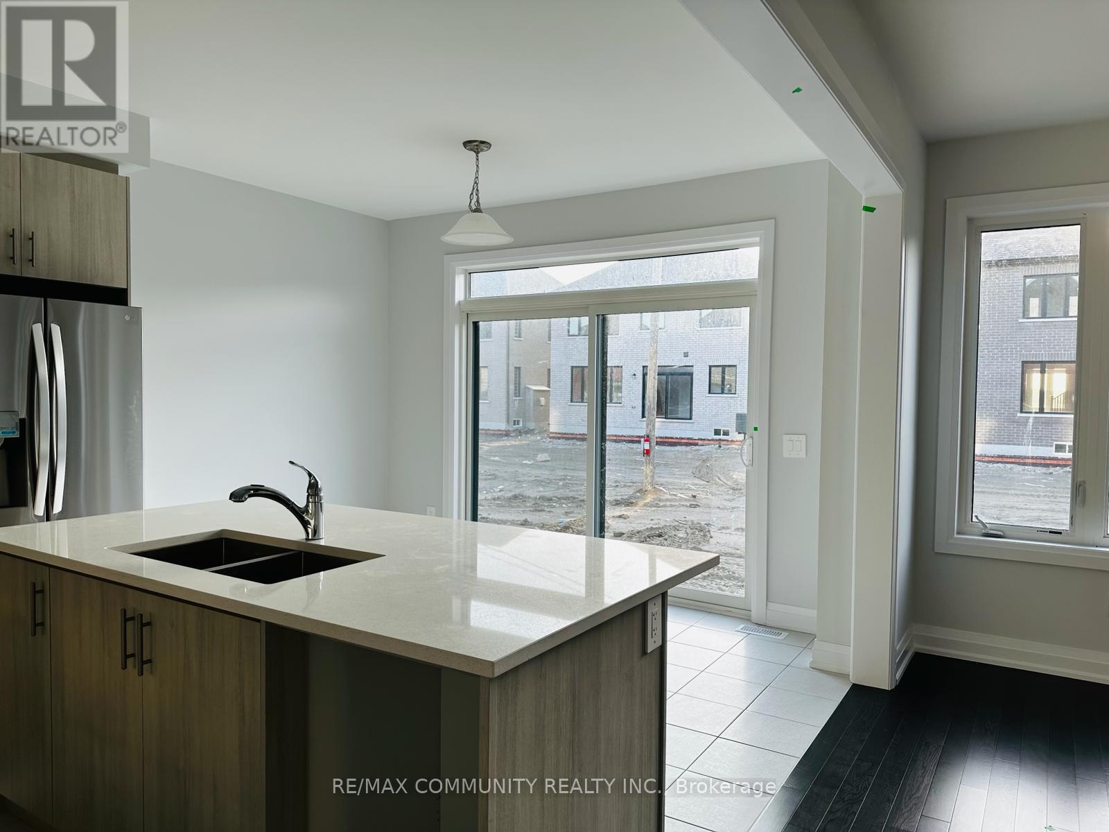 21 Corley Street, Kawartha Lakes, Ontario  K9V 0R2 - Photo 9 - X12790628