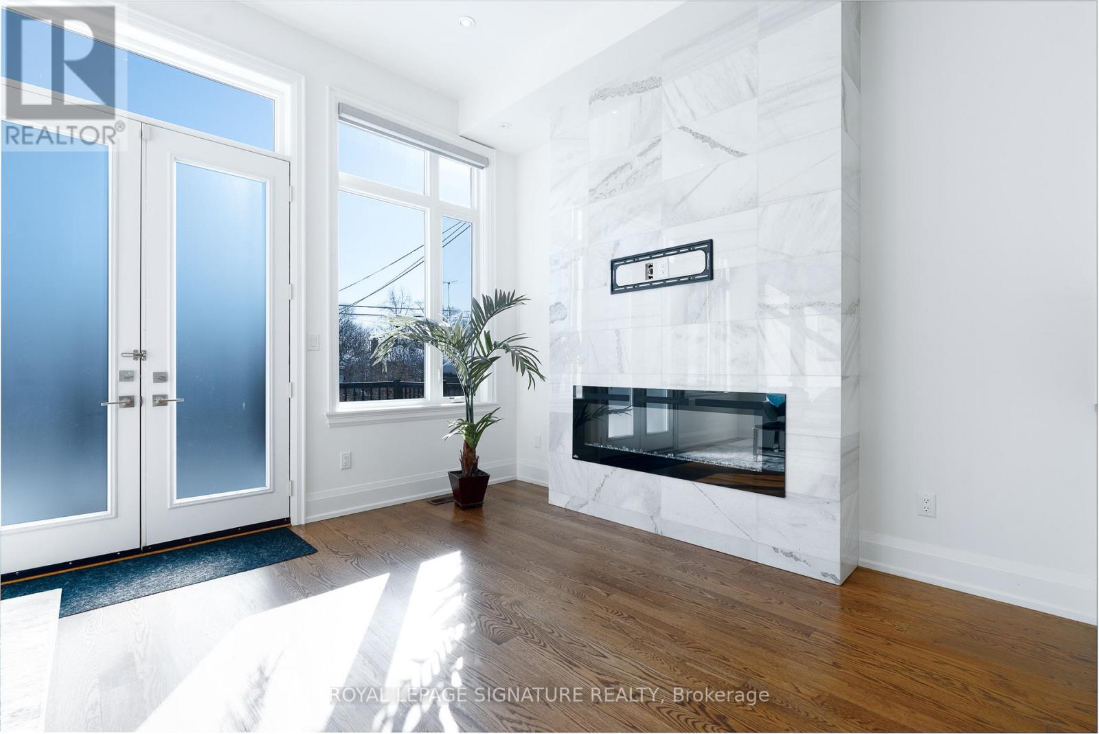 119b Hillside Avenue, Toronto, Ontario  M8V 1T3 - Photo 13 - W12740934