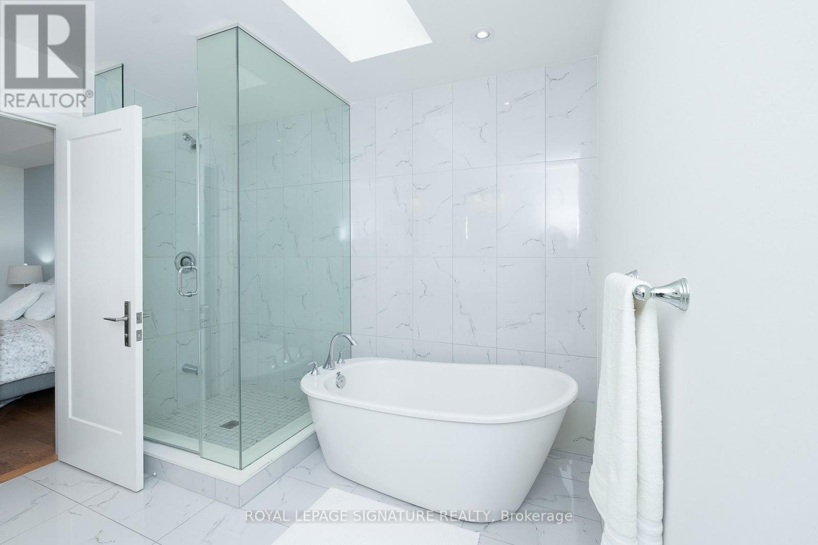 119b Hillside Avenue, Toronto, Ontario  M8V 1T3 - Photo 23 - W12740934