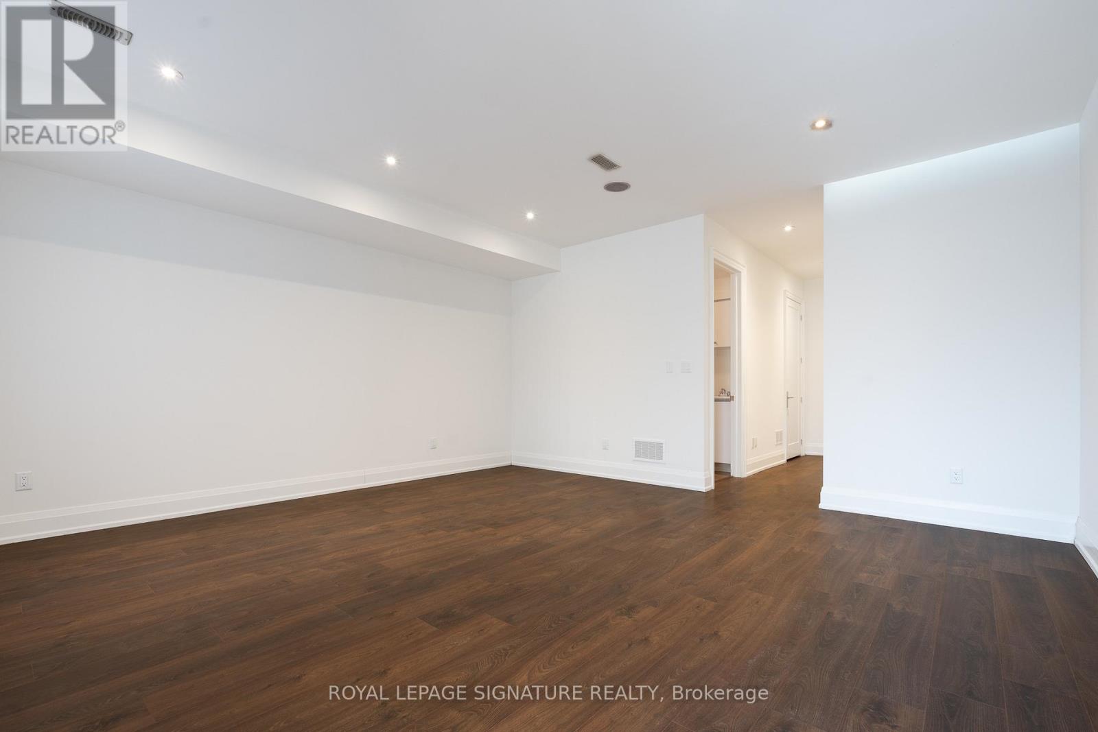 119b Hillside Avenue, Toronto, Ontario  M8V 1T3 - Photo 35 - W12740934