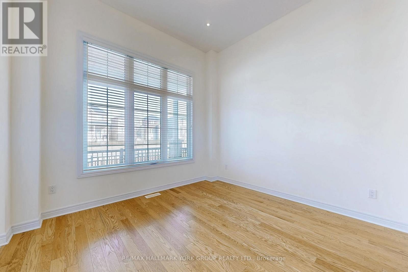 90 Braebrook Drive, Whitby, Ontario  L1R 0M9 - Photo 7 - E12790658