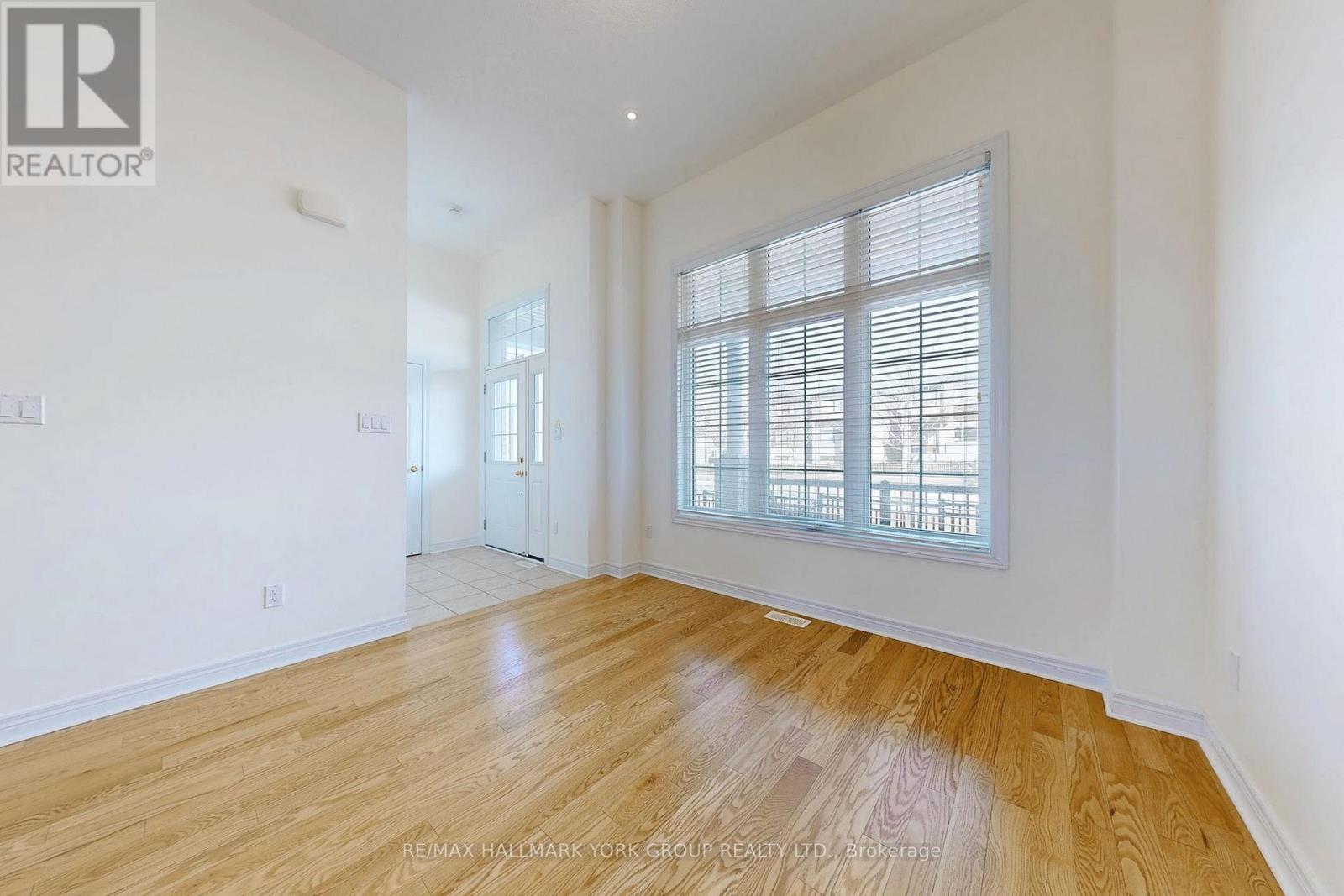 90 Braebrook Drive, Whitby, Ontario  L1R 0M9 - Photo 9 - E12790658