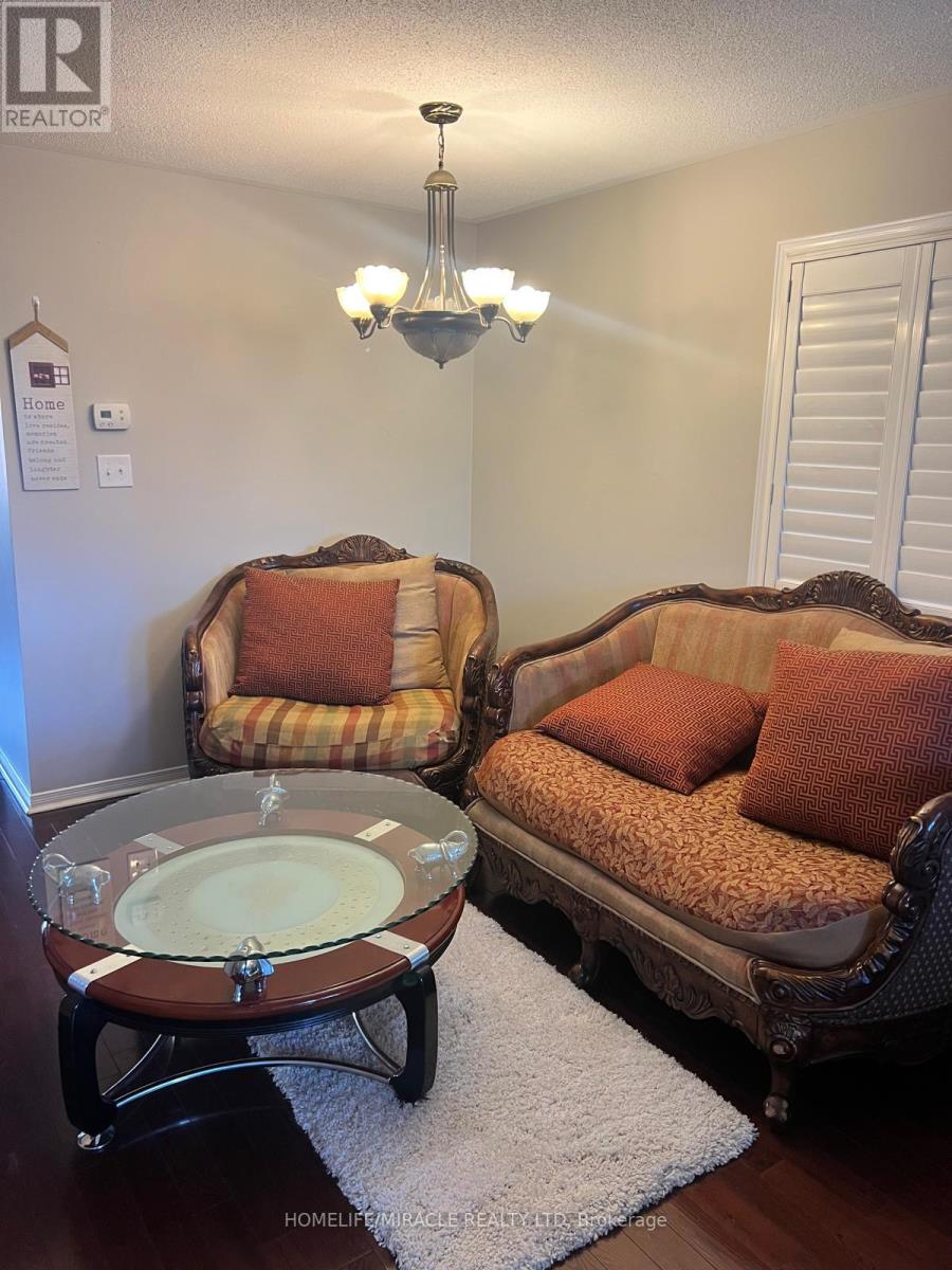 95 Sleightholme Crescent, Brampton, Ontario  L6P 3E6 - Photo 2 - W12790662