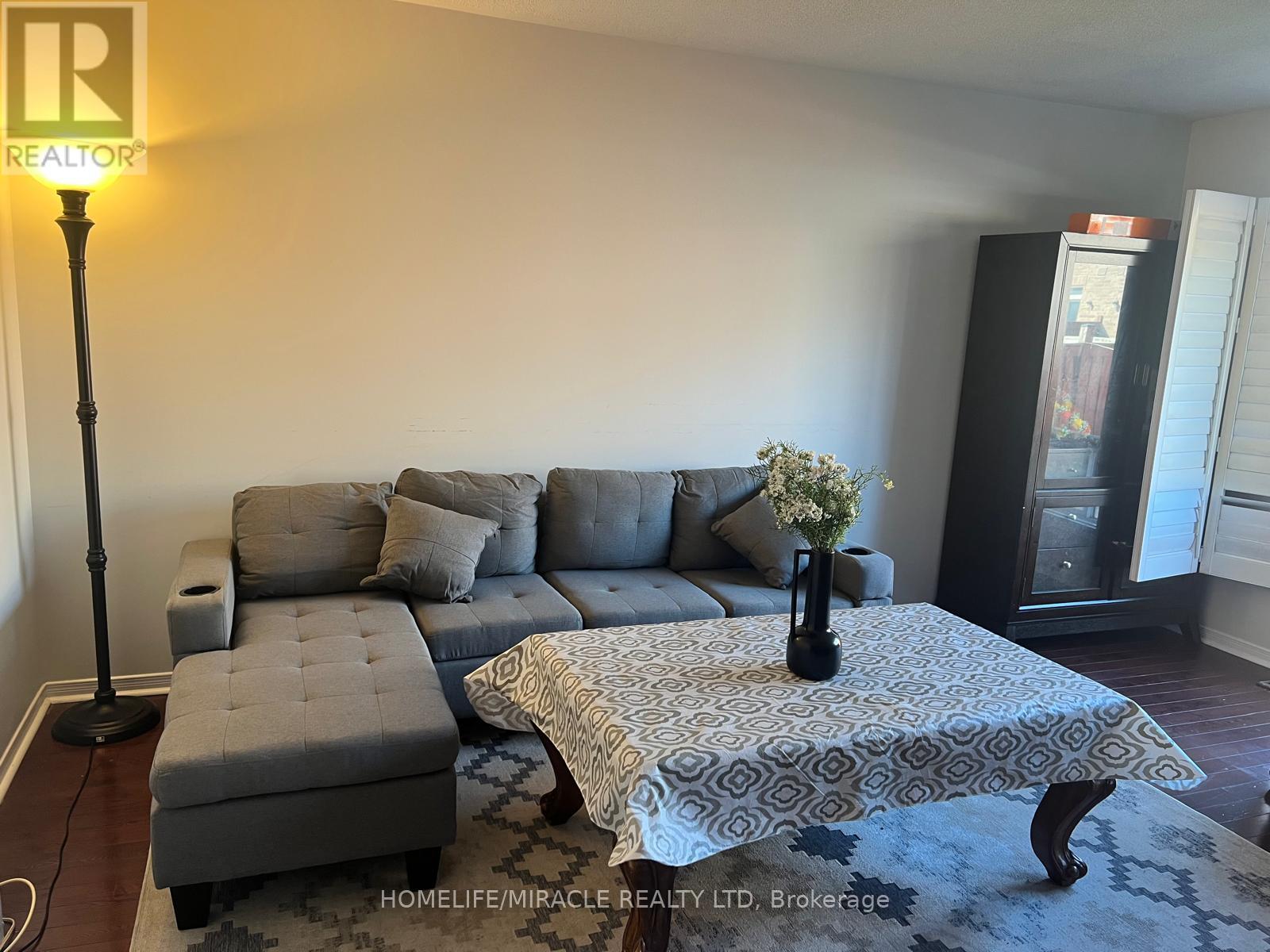 95 Sleightholme Crescent, Brampton, Ontario  L6P 3E6 - Photo 4 - W12790662