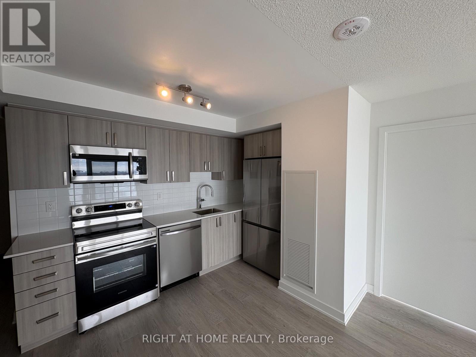 1205 - 1010 Sandy Beach Road, Pickering, Ontario  L1W 3V9 - Photo 7 - E12790346