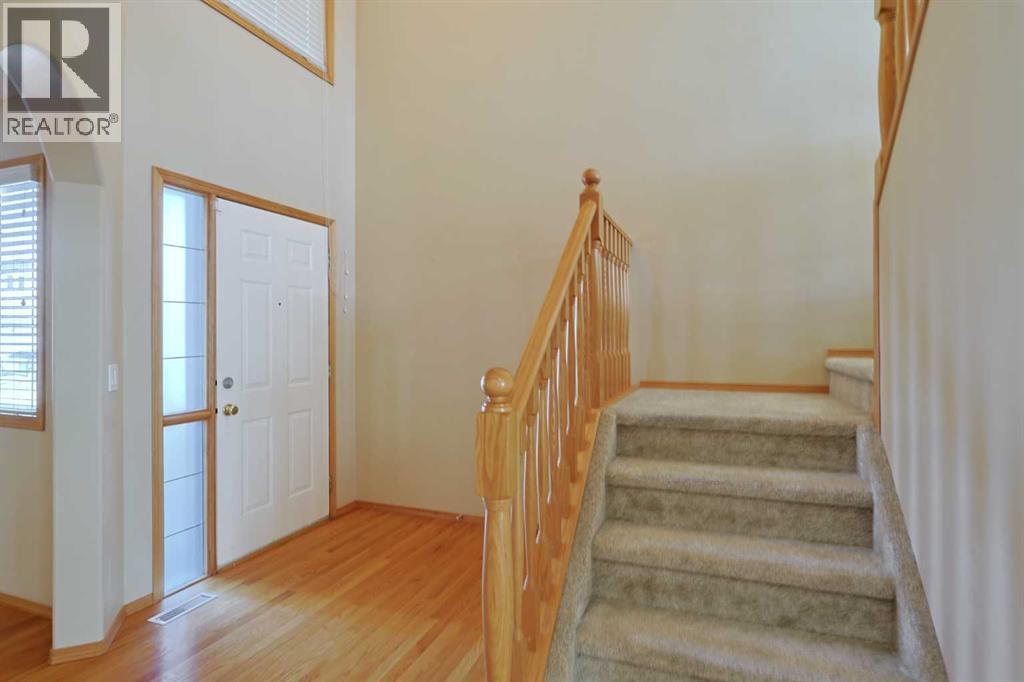 256 Hampstead Road Nw, Calgary, Alberta  T3A 6G6 - Photo 5 - A2284913