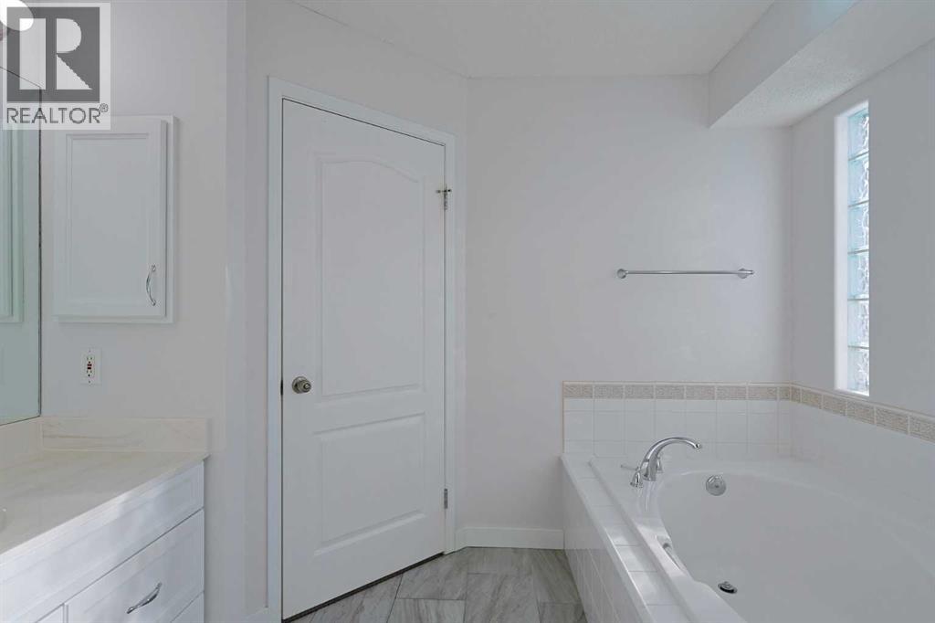 256 Hampstead Road Nw, Calgary, Alberta  T3A 6G6 - Photo 28 - A2284913