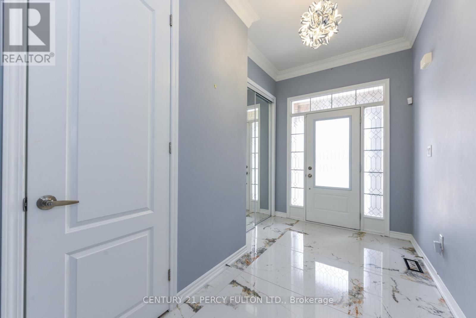 1040 Foxtail Crescent, Pickering, Ontario  L1X 0E7 - Photo 2 - E12790668