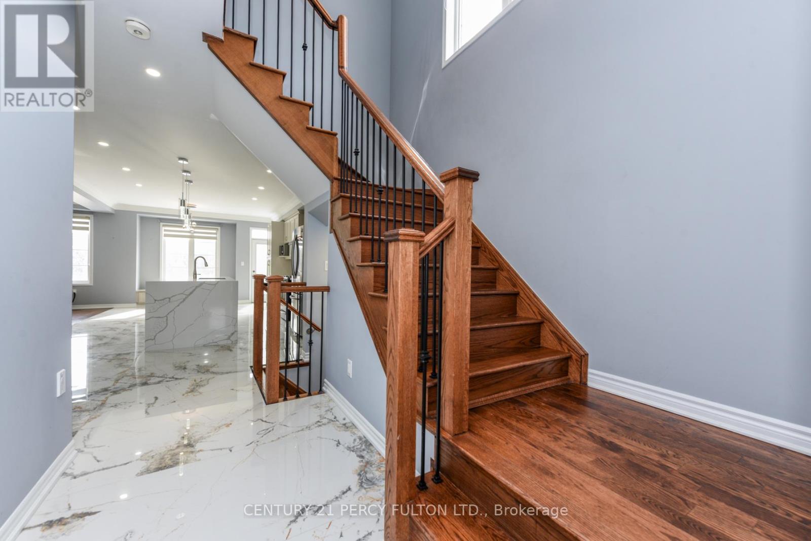 1040 Foxtail Crescent, Pickering, Ontario  L1X 0E7 - Photo 6 - E12790668