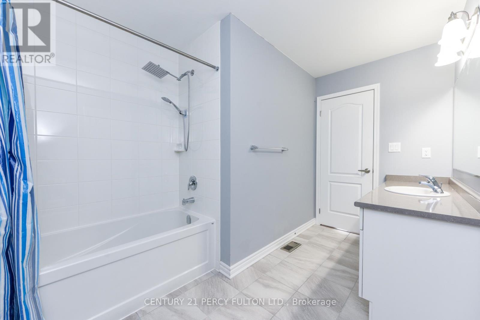 1040 Foxtail Crescent, Pickering, Ontario  L1X 0E7 - Photo 33 - E12790668