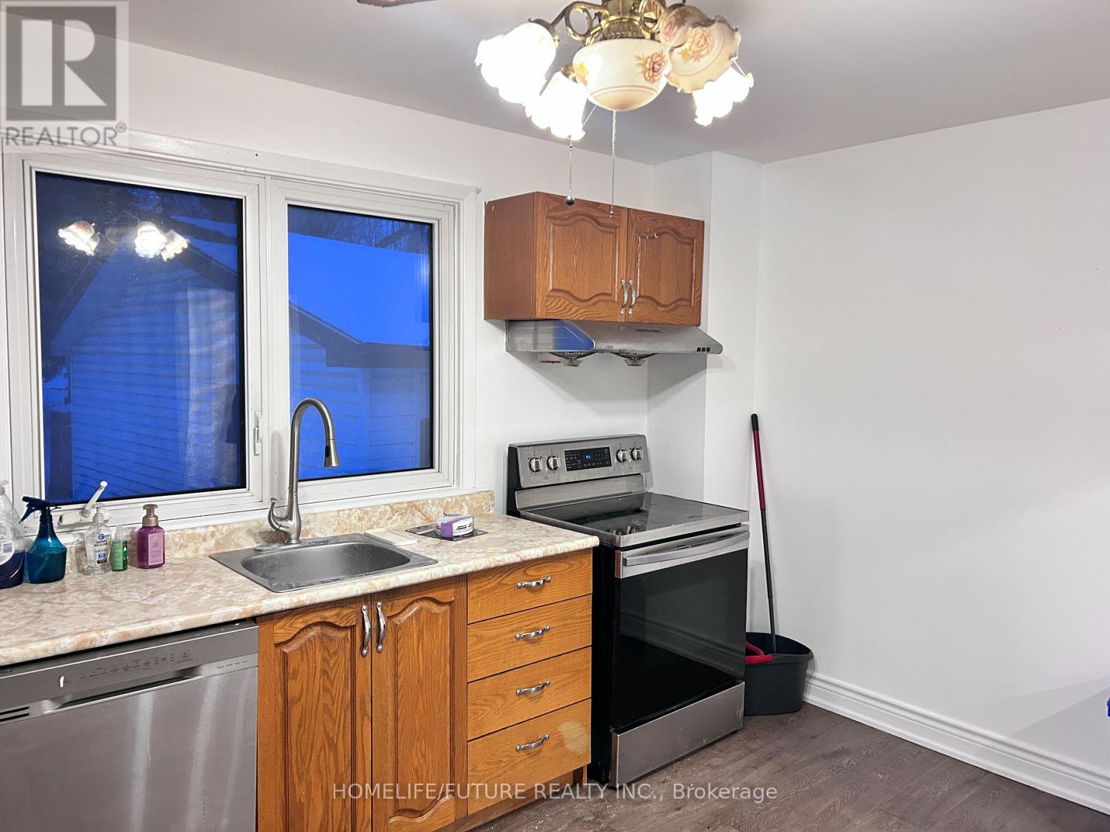 Upper - 19801 Leslie Street, East Gwillimbury, Ontario  L0G 1R0 - Photo 5 - N12788792