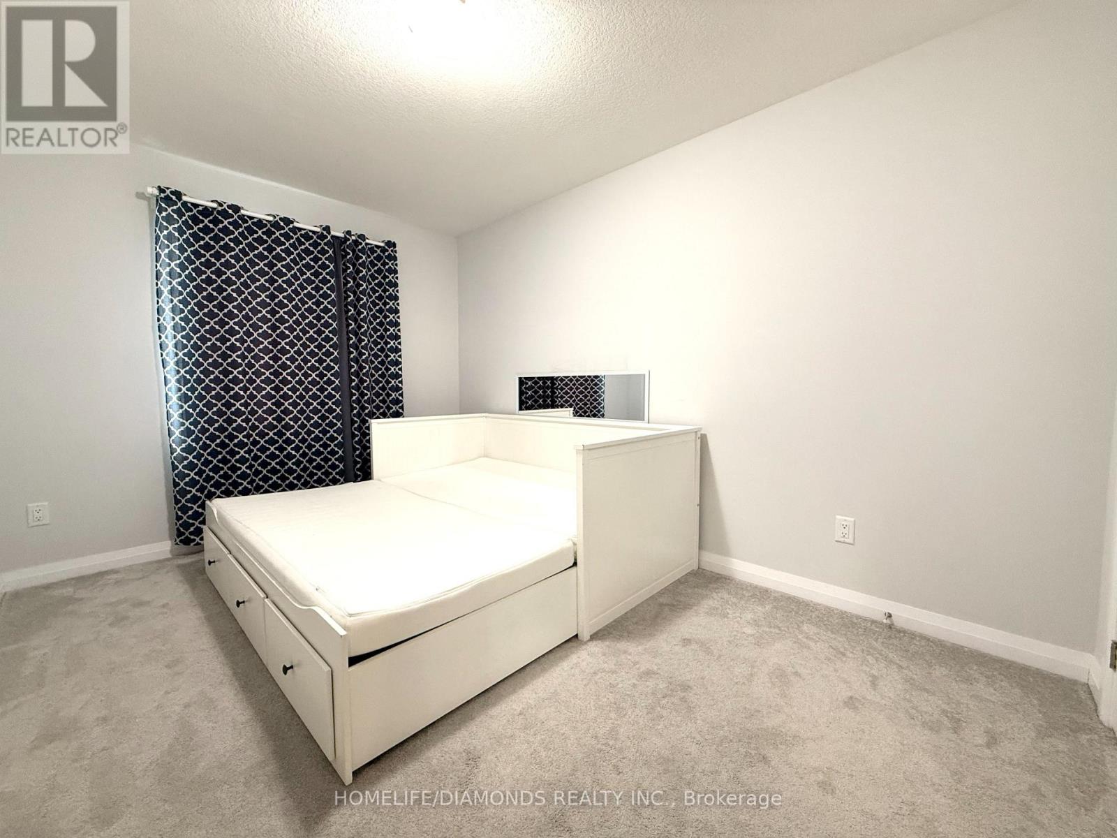 4841 Pettit Avenue, Niagara Falls, Ontario  L2E 0B7 - Photo 8 - X12790650