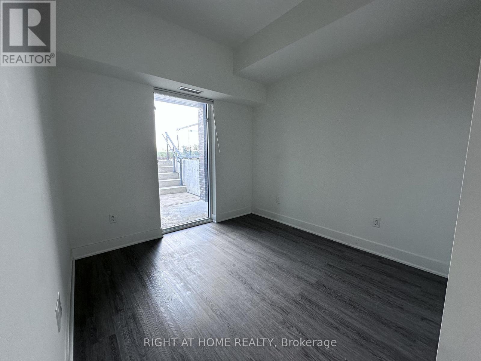 015 - 185 Deerfield Road, Newmarket, Ontario  L3Y 0G7 - Photo 11 - N12790708