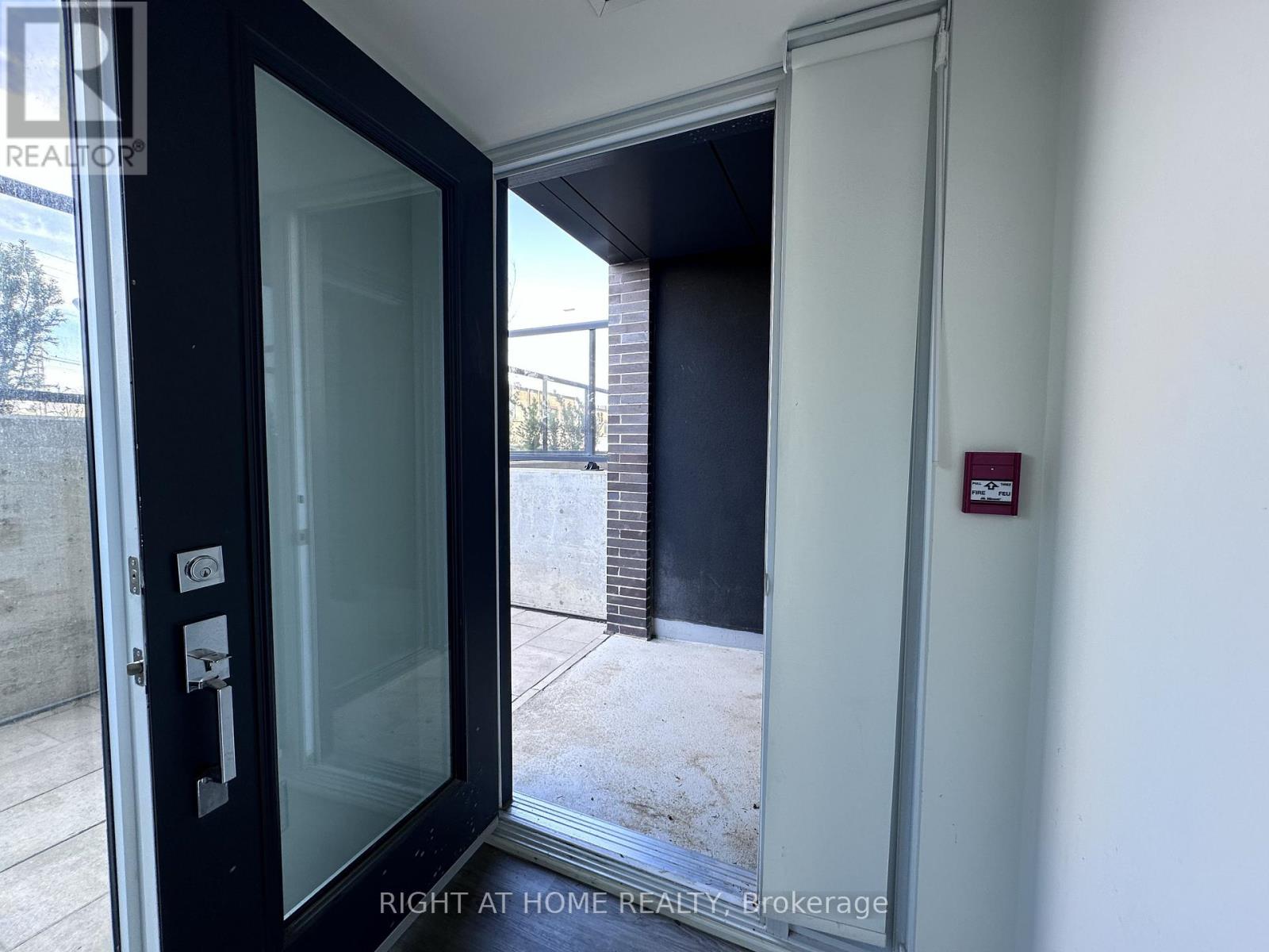 015 - 185 Deerfield Road, Newmarket, Ontario  L3Y 0G7 - Photo 4 - N12790708