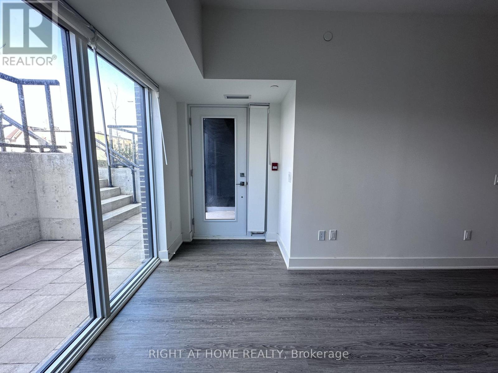 015 - 185 Deerfield Road, Newmarket, Ontario  L3Y 0G7 - Photo 5 - N12790708