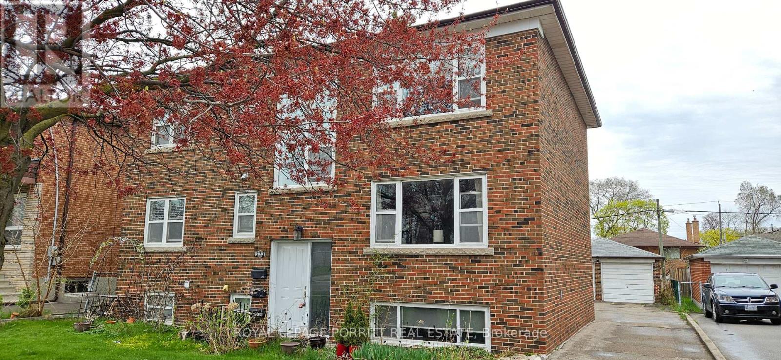 Lower - 273 Beta Street, Toronto, Ontario  M8W 4H9 - Photo 13 - W12790702