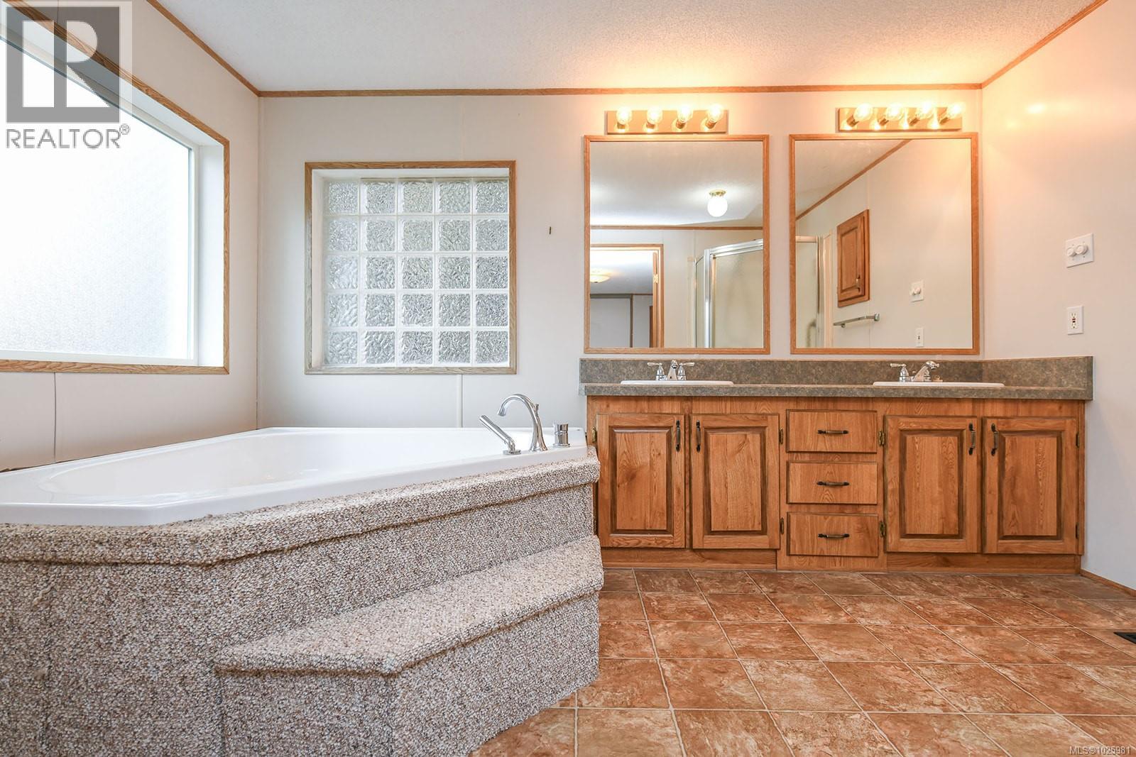 2 4714 Muir Rd, Courtenay, British Columbia  V9N 8Z6 - Photo 34 - 1025981