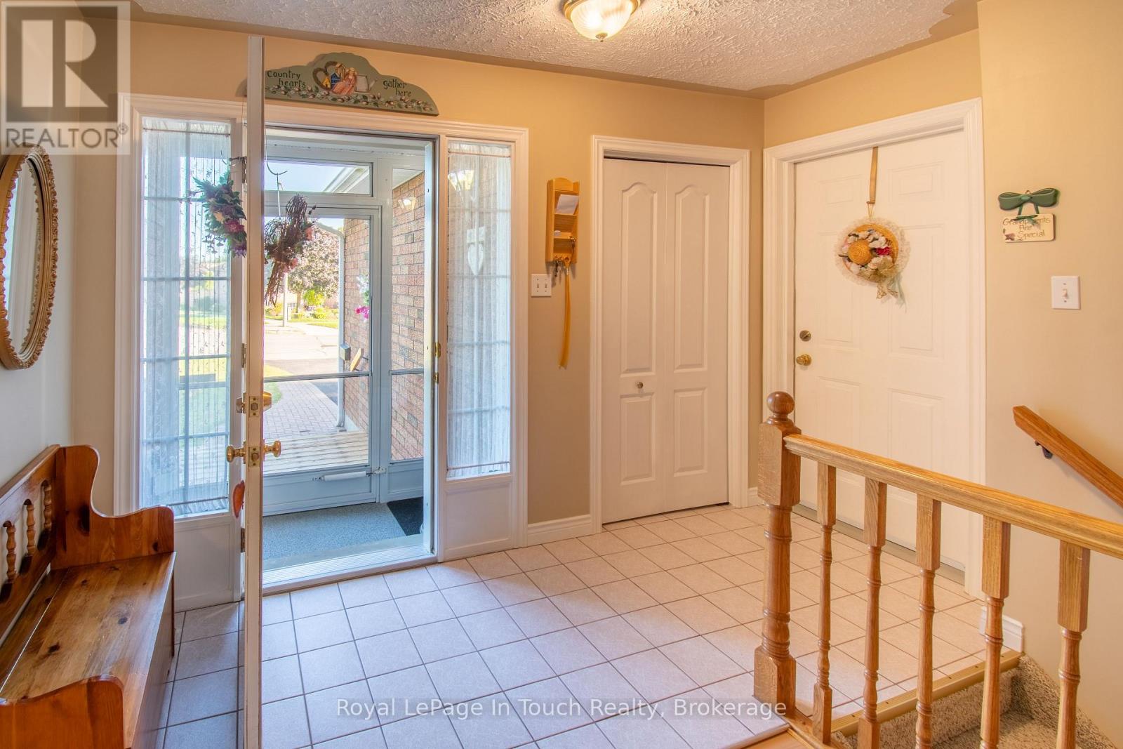 28 Charles Street, Penetanguishene, Ontario  L9M 2G6 - Photo 5 - S12790726