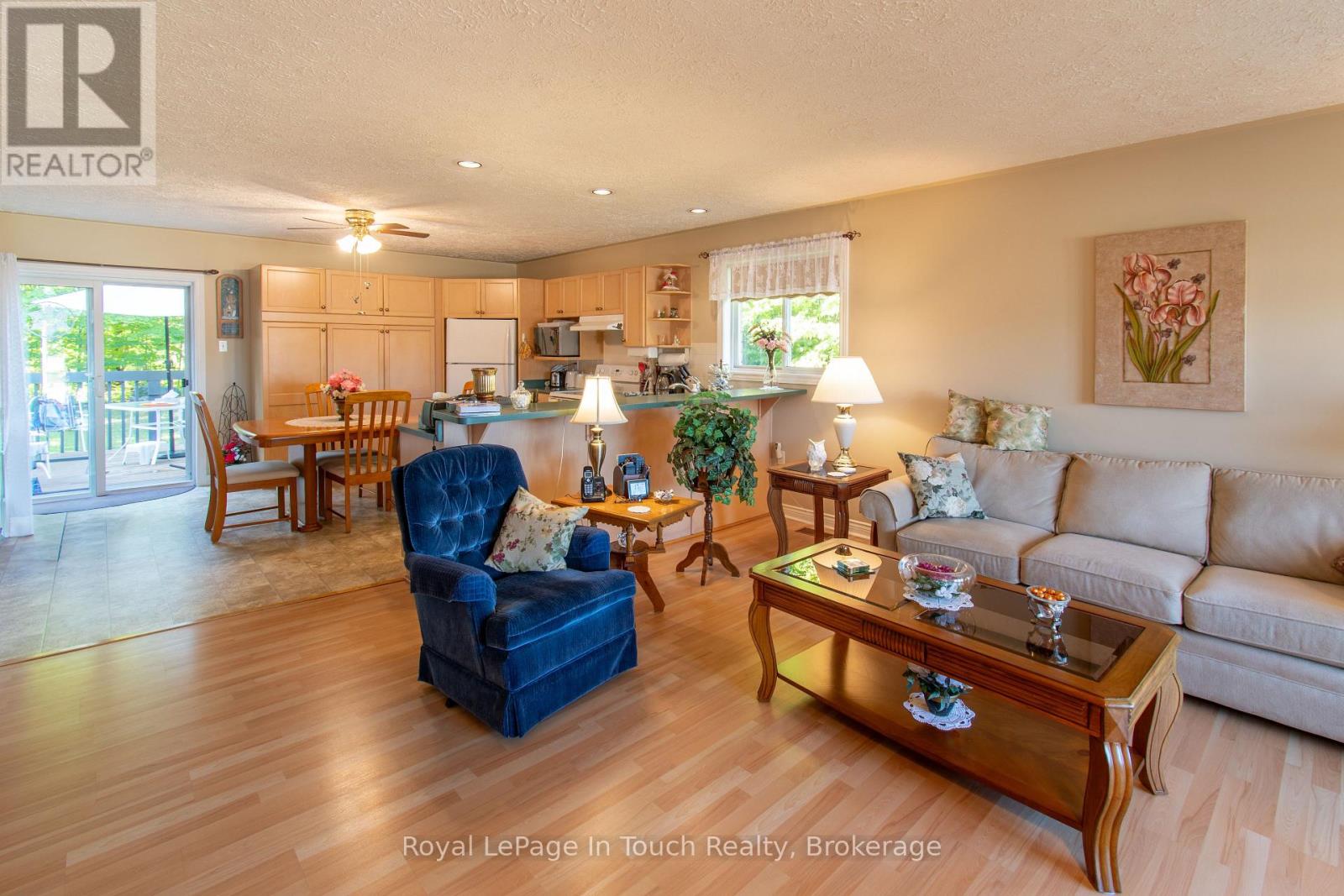 28 Charles Street, Penetanguishene, Ontario  L9M 2G6 - Photo 8 - S12790726