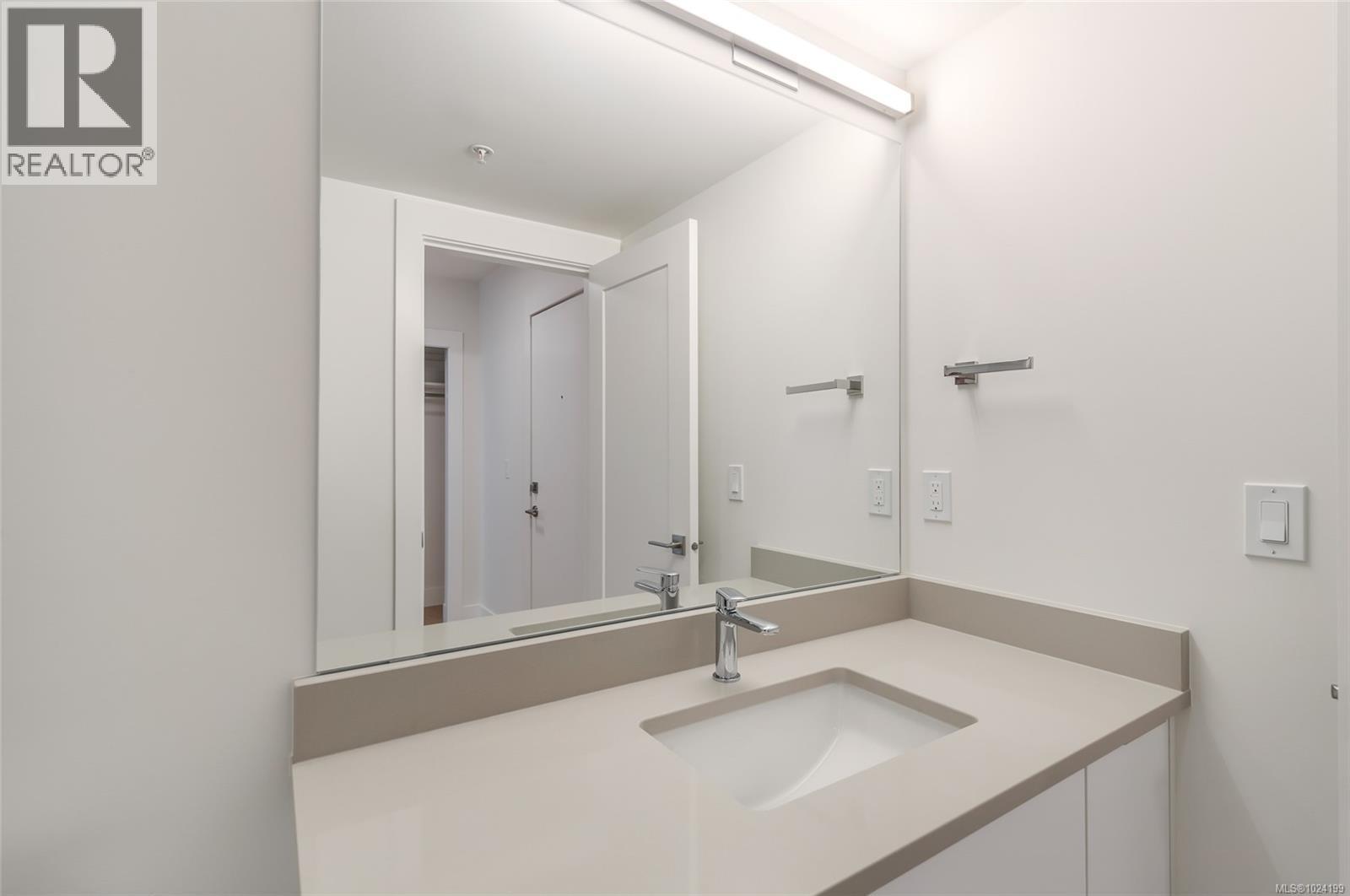 203 45 Haliburton St, Nanaimo, British Columbia  V9R 4V6 - Photo 16 - 1024199