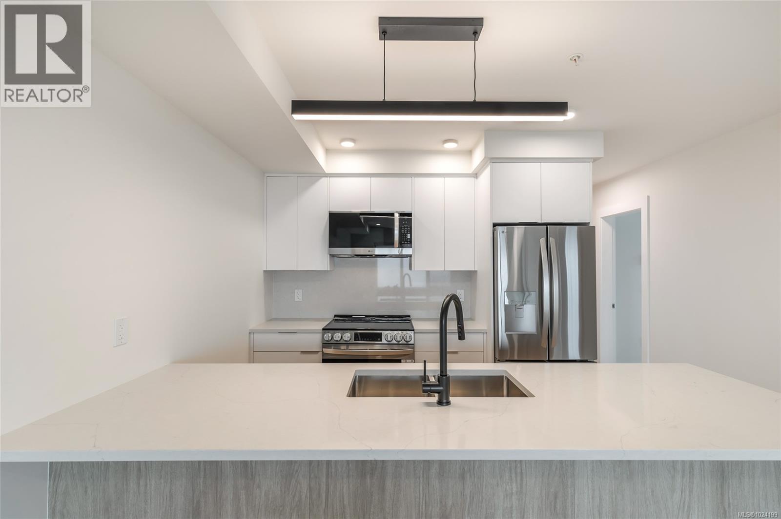 203 45 Haliburton St, Nanaimo, British Columbia  V9R 4V6 - Photo 4 - 1024199